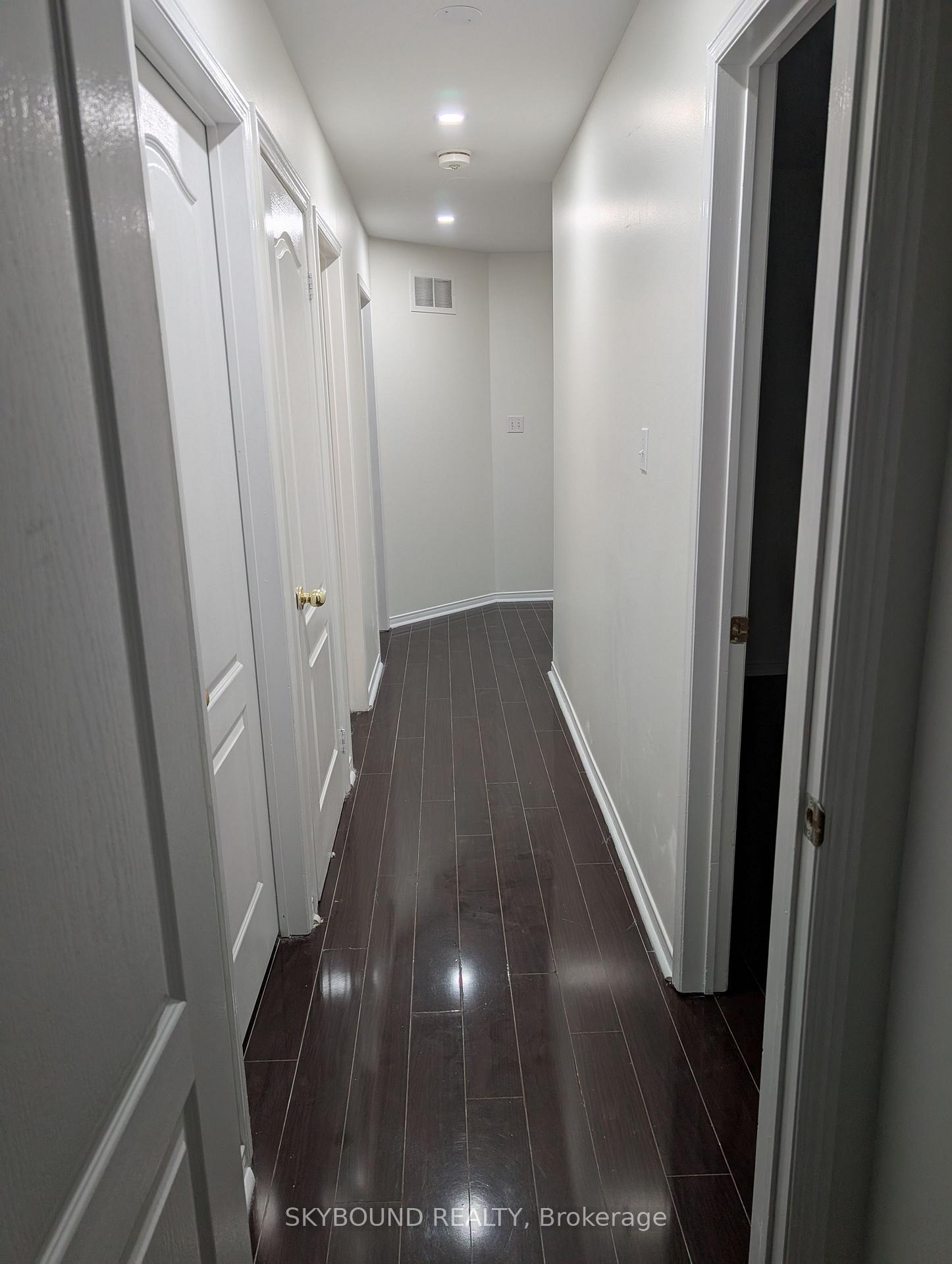 Photo 12 of Unit 1 (Main), 100 Farthingale Crescent, Brampton, Fletcher's Meadow — HOMEH