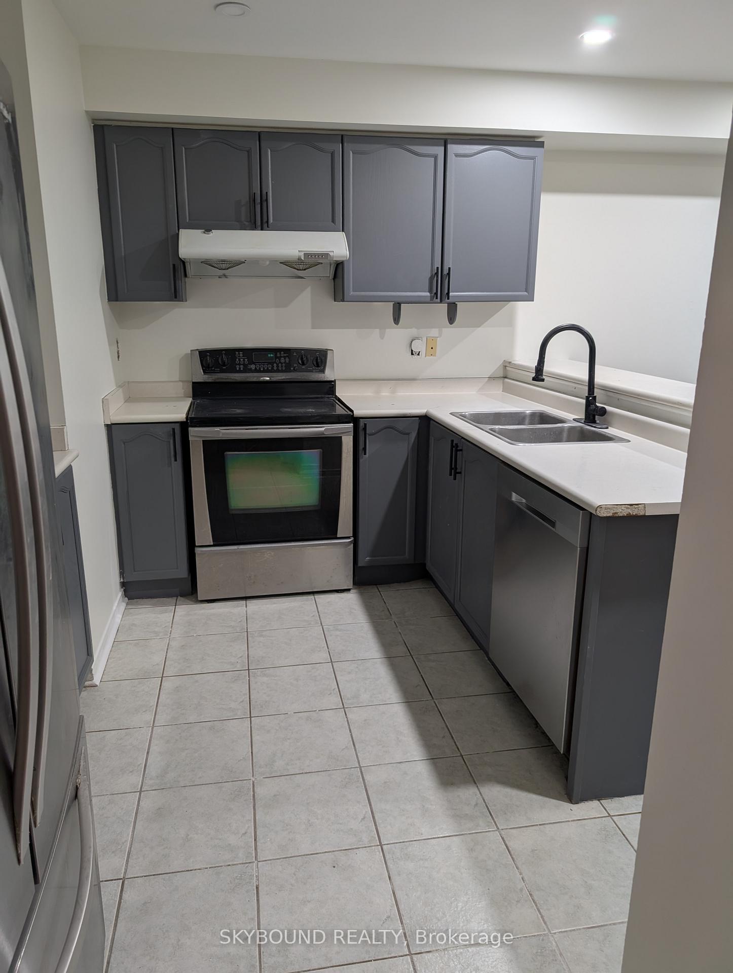 Photo 20 of Unit 1 (Main), 100 Farthingale Crescent, Brampton, Fletcher's Meadow — HOMEH