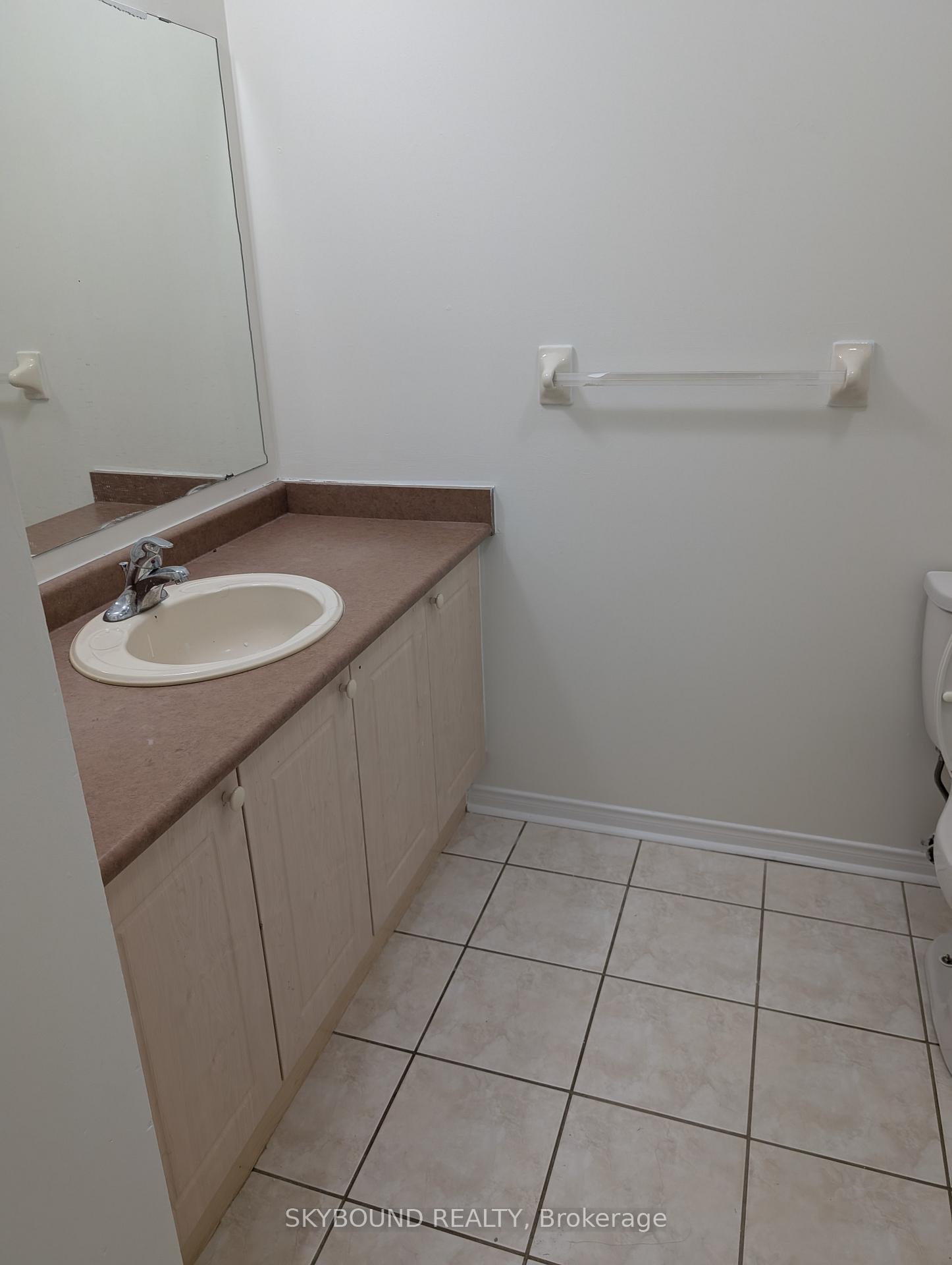 Photo 17 of Unit 1 (Main), 100 Farthingale Crescent, Brampton, Fletcher's Meadow — HOMEH