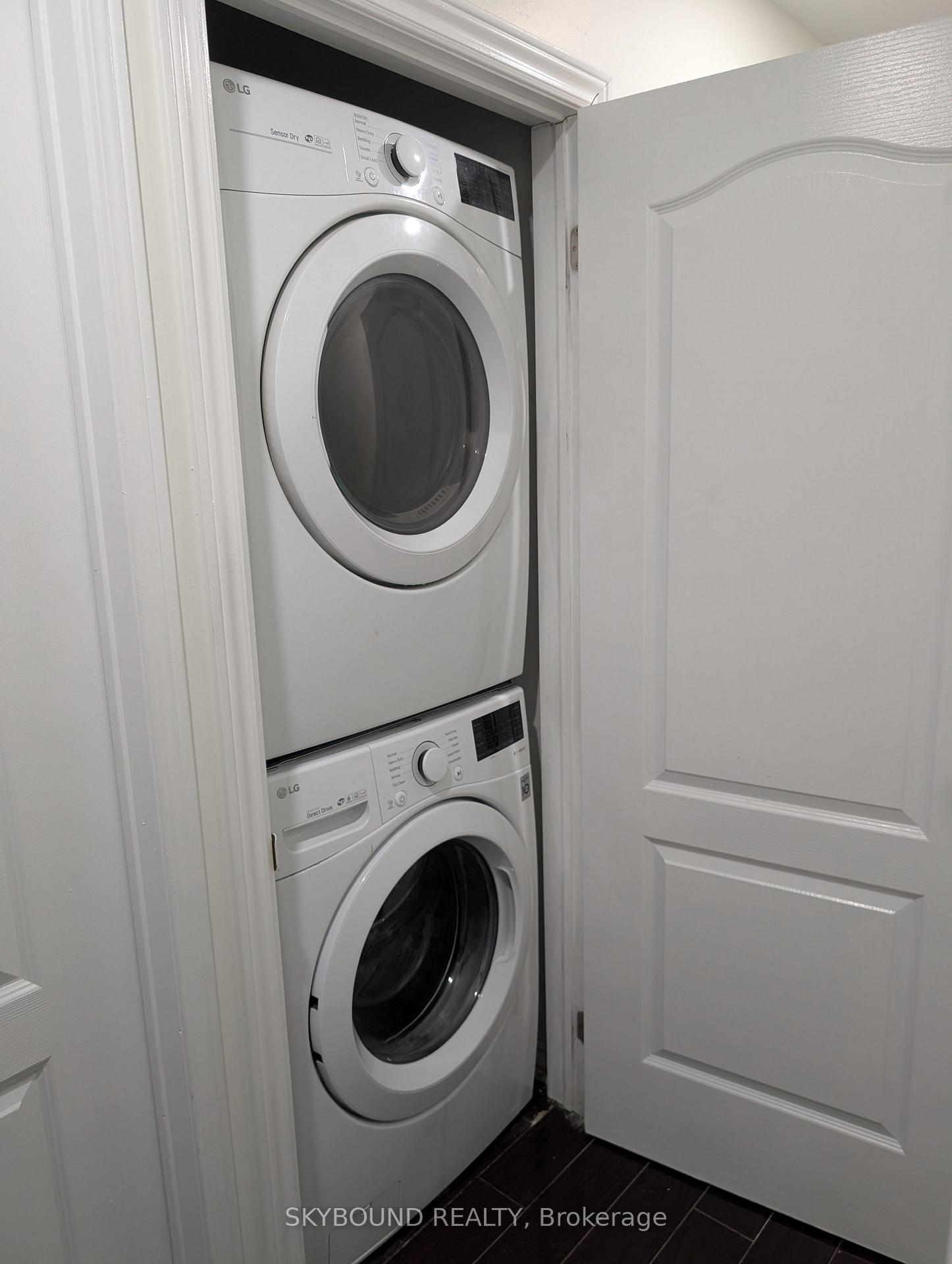 Photo 19 of Unit 1 (Main), 100 Farthingale Crescent, Brampton, Fletcher's Meadow — HOMEH