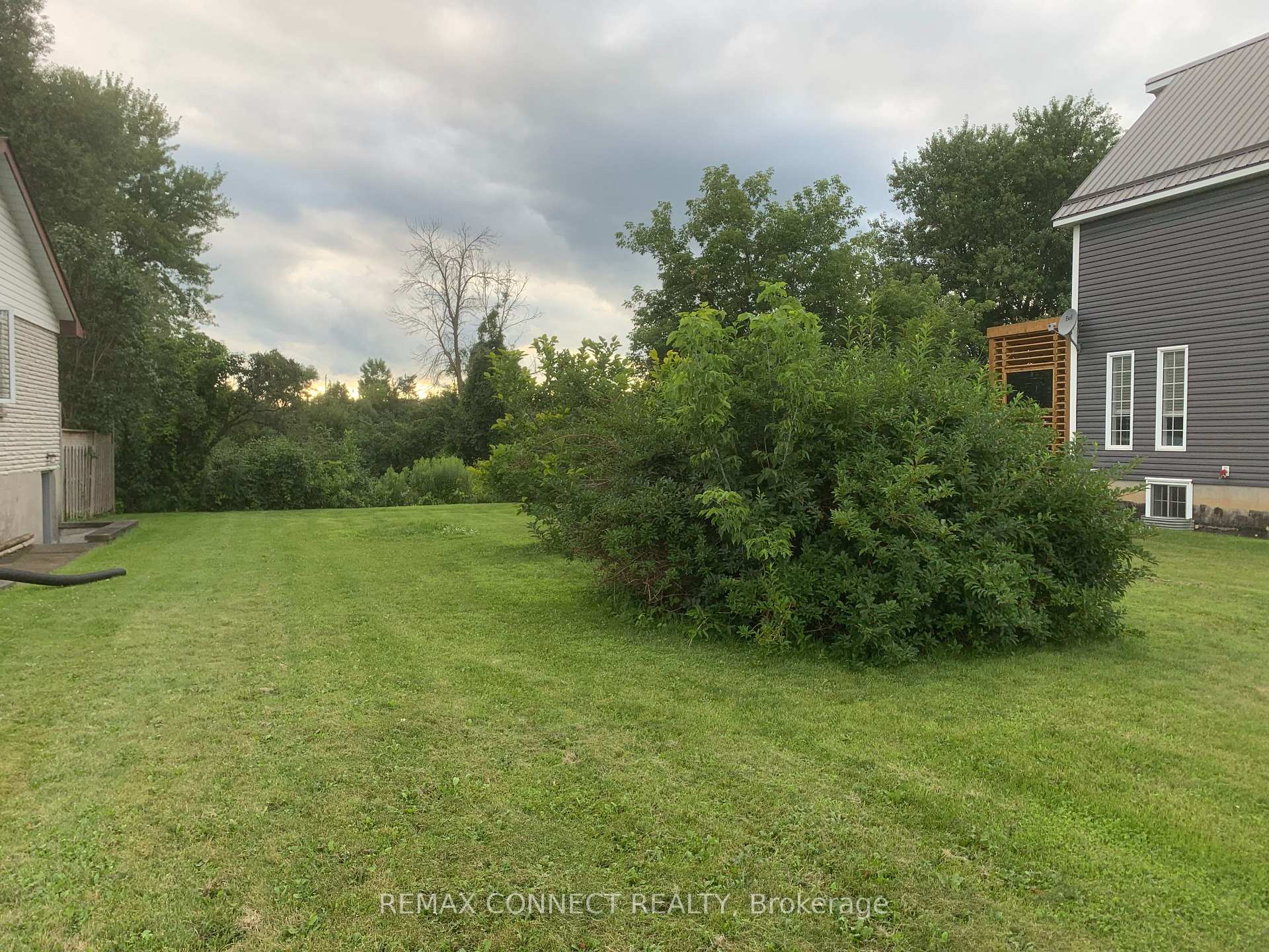 Photo 8 of 101 Cannifton Road N, Belleville, Belleville Ward — HOMEH