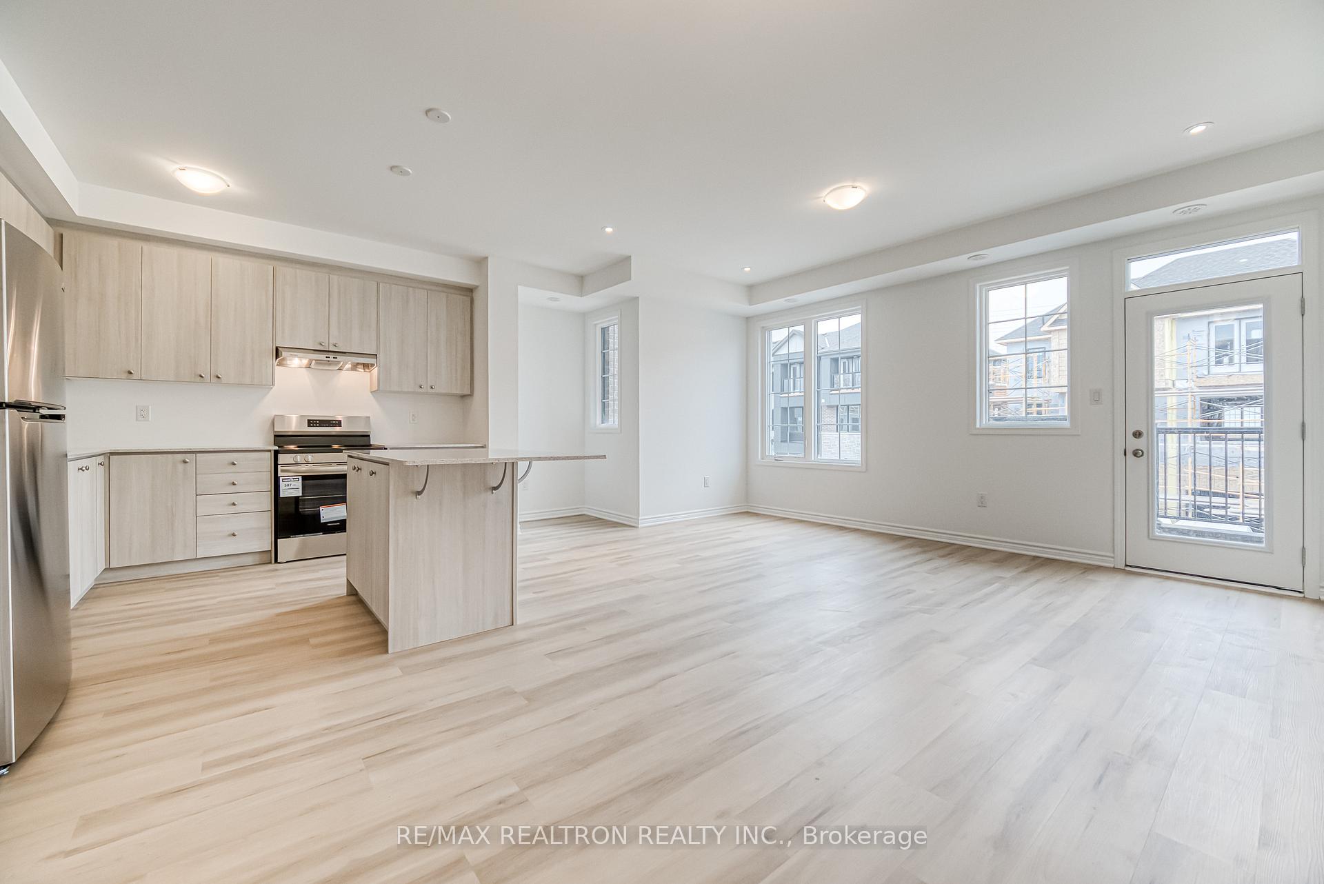 Photo 16 of 53 Pearen Lane, Barrie, Rural Barrie Southwest — HOMEH