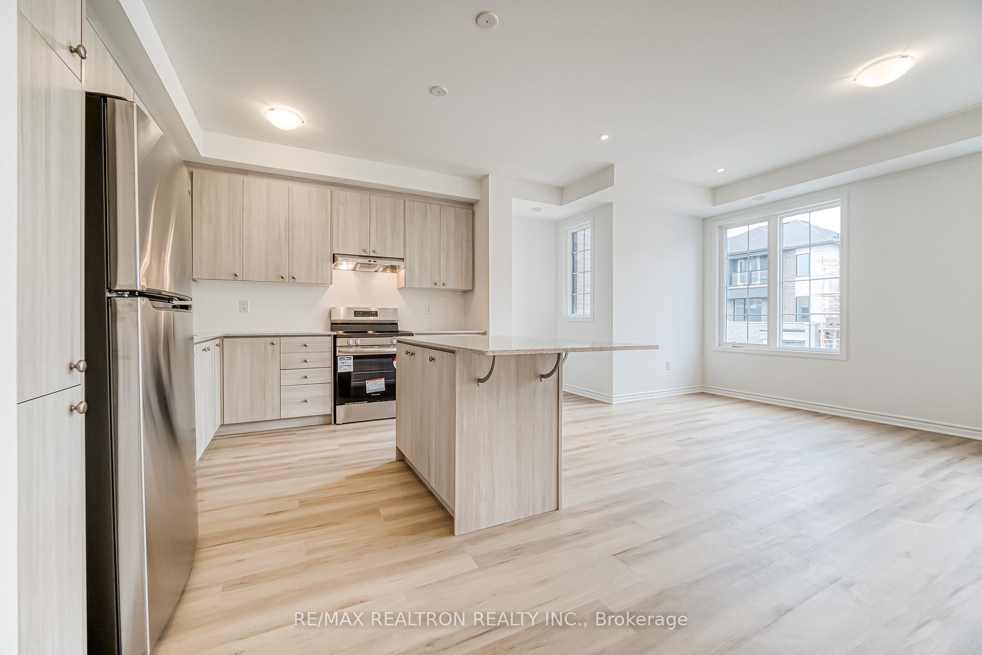 Photo 5 of 53 Pearen Lane, Barrie, Rural Barrie Southwest — HOMEH