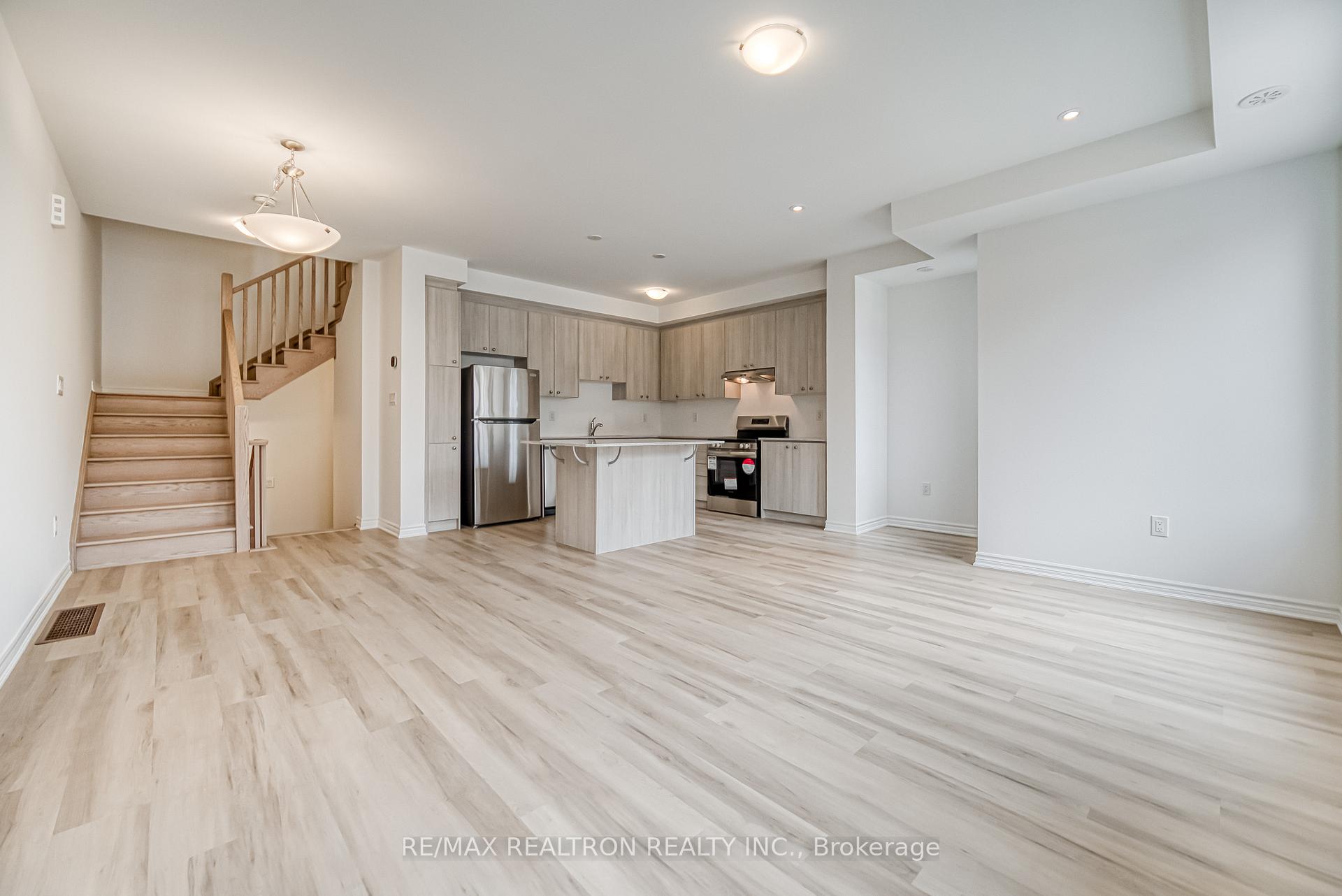 Photo 14 of 53 Pearen Lane, Barrie, Rural Barrie Southwest — HOMEH