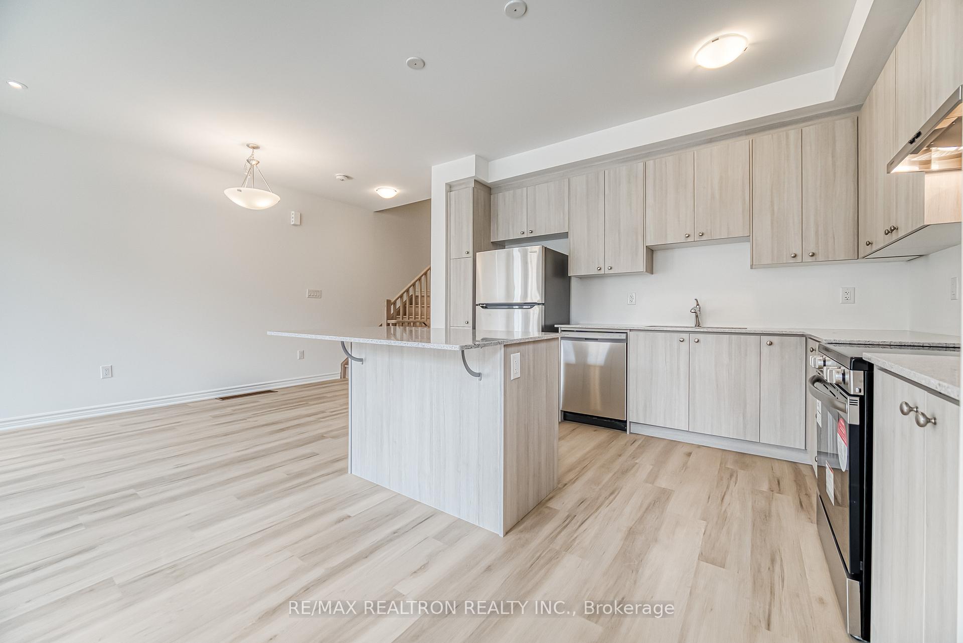 Photo 10 of 53 Pearen Lane, Barrie, Rural Barrie Southwest — HOMEH