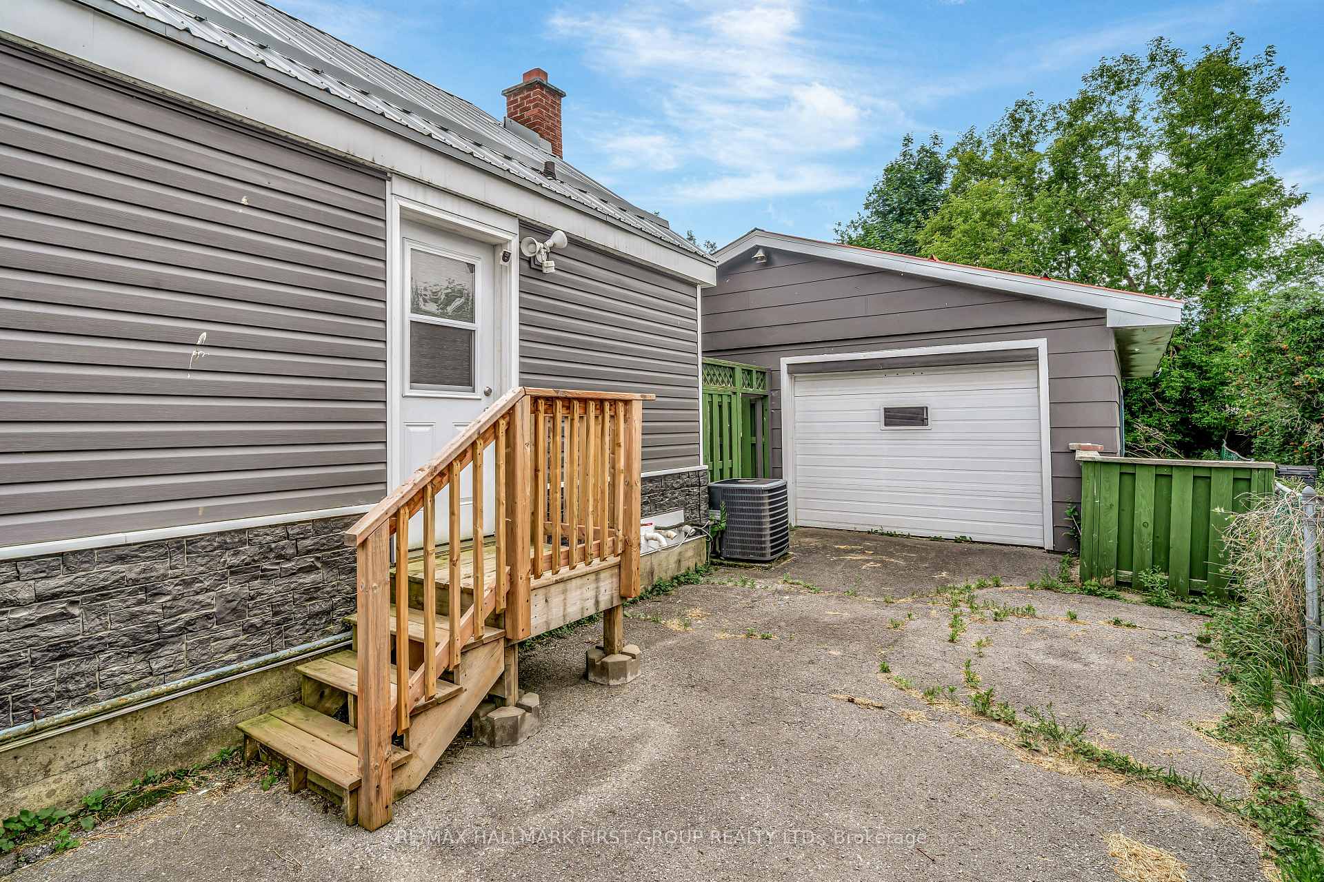 Photo 2 of 88 Water Street, Quinte West, Trenton Ward — HOMEH