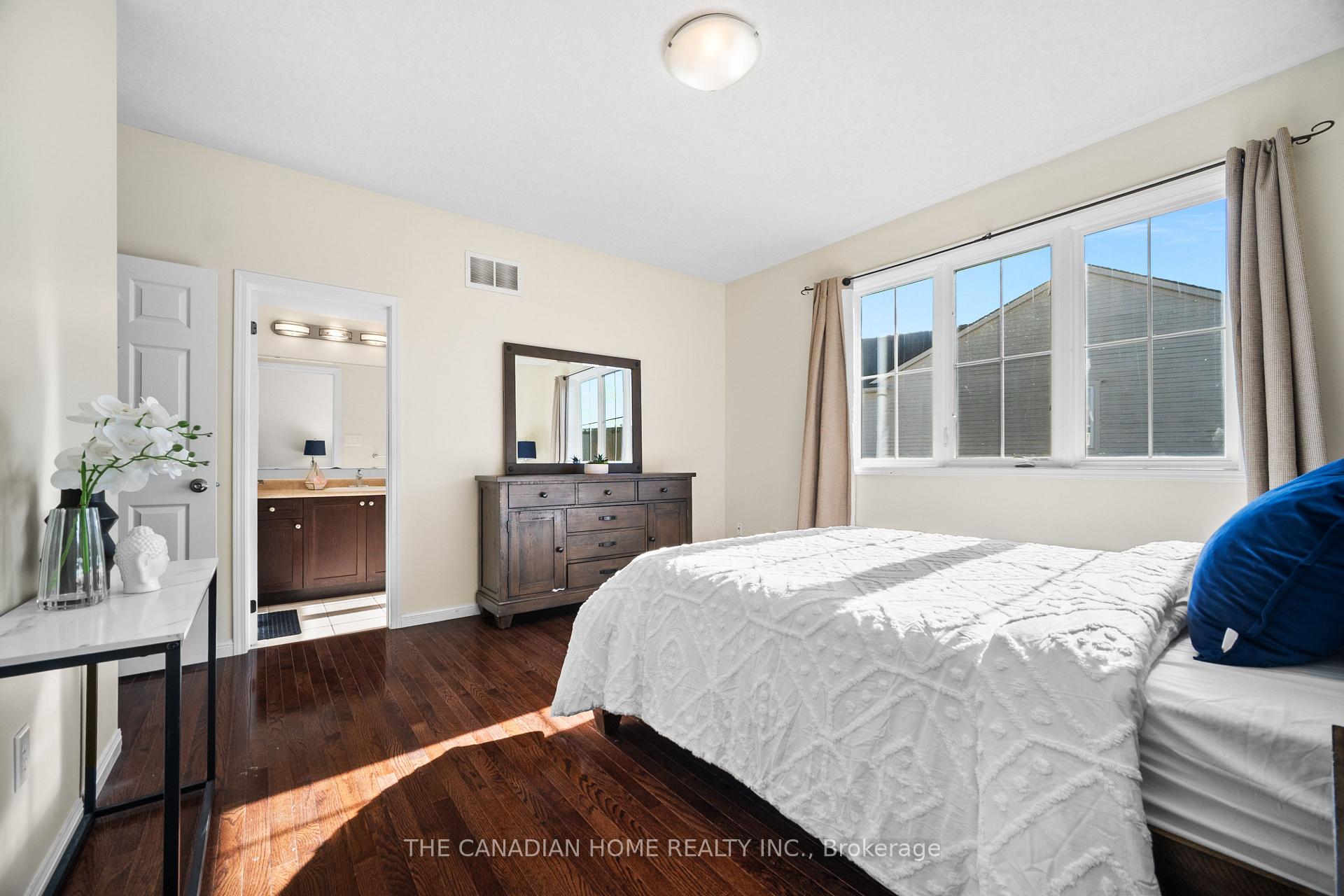 Photo 14 of 107 Callaway Dr, Cambridge, Silver Heights — HOMEH
