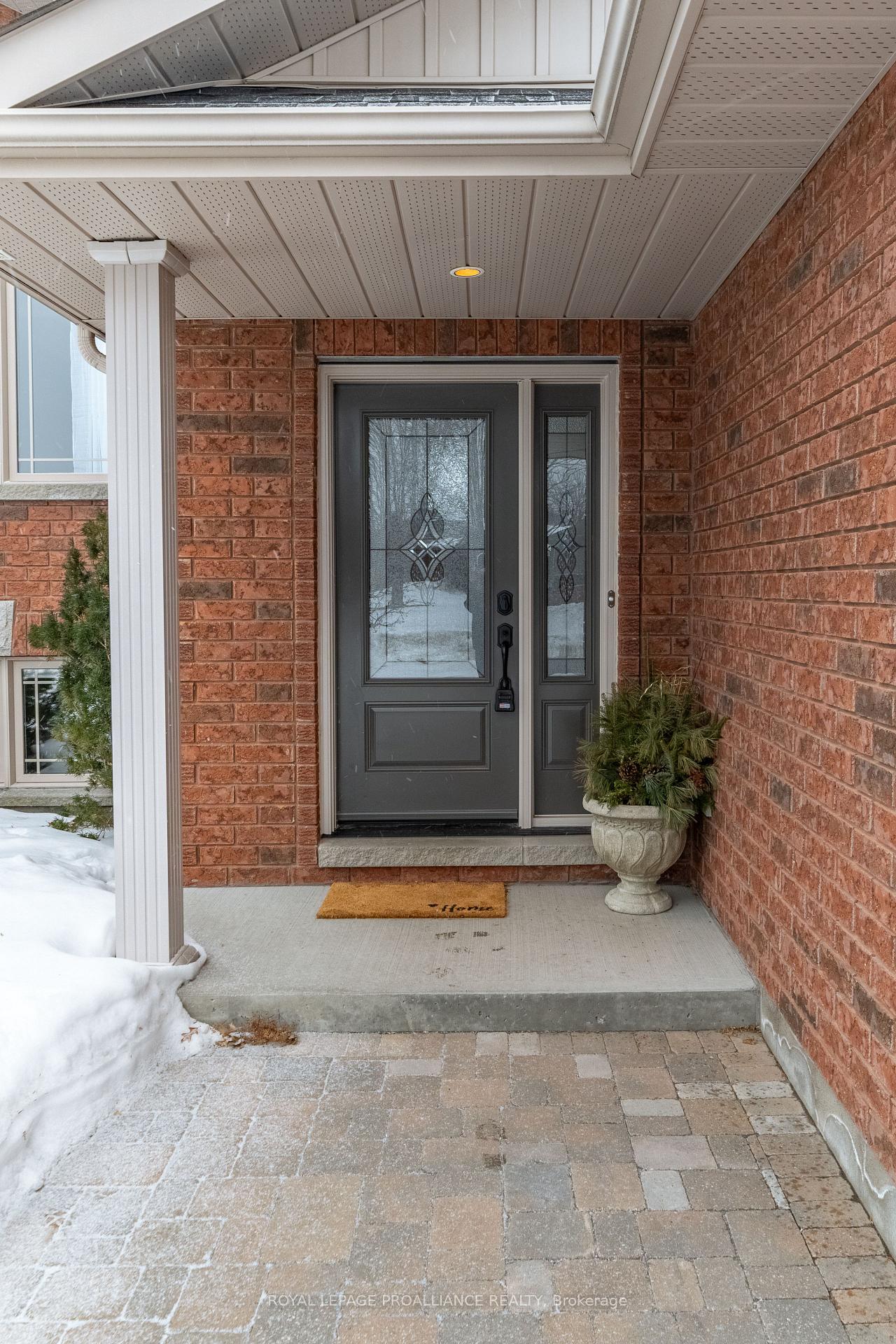 Photo 3 of 27 Boyce Court, Belleville, Belleville Ward — HOMEH