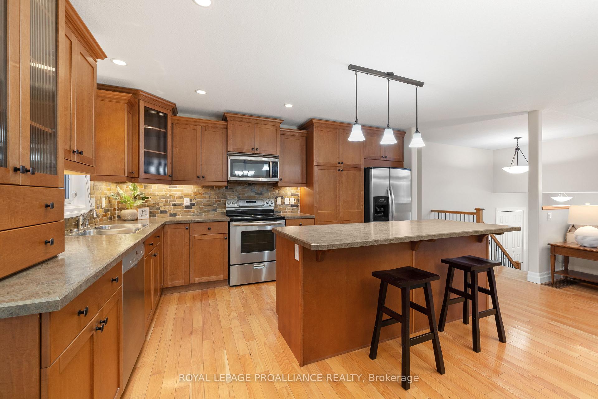 Photo 5 of 27 Boyce Court, Belleville, Belleville Ward — HOMEH