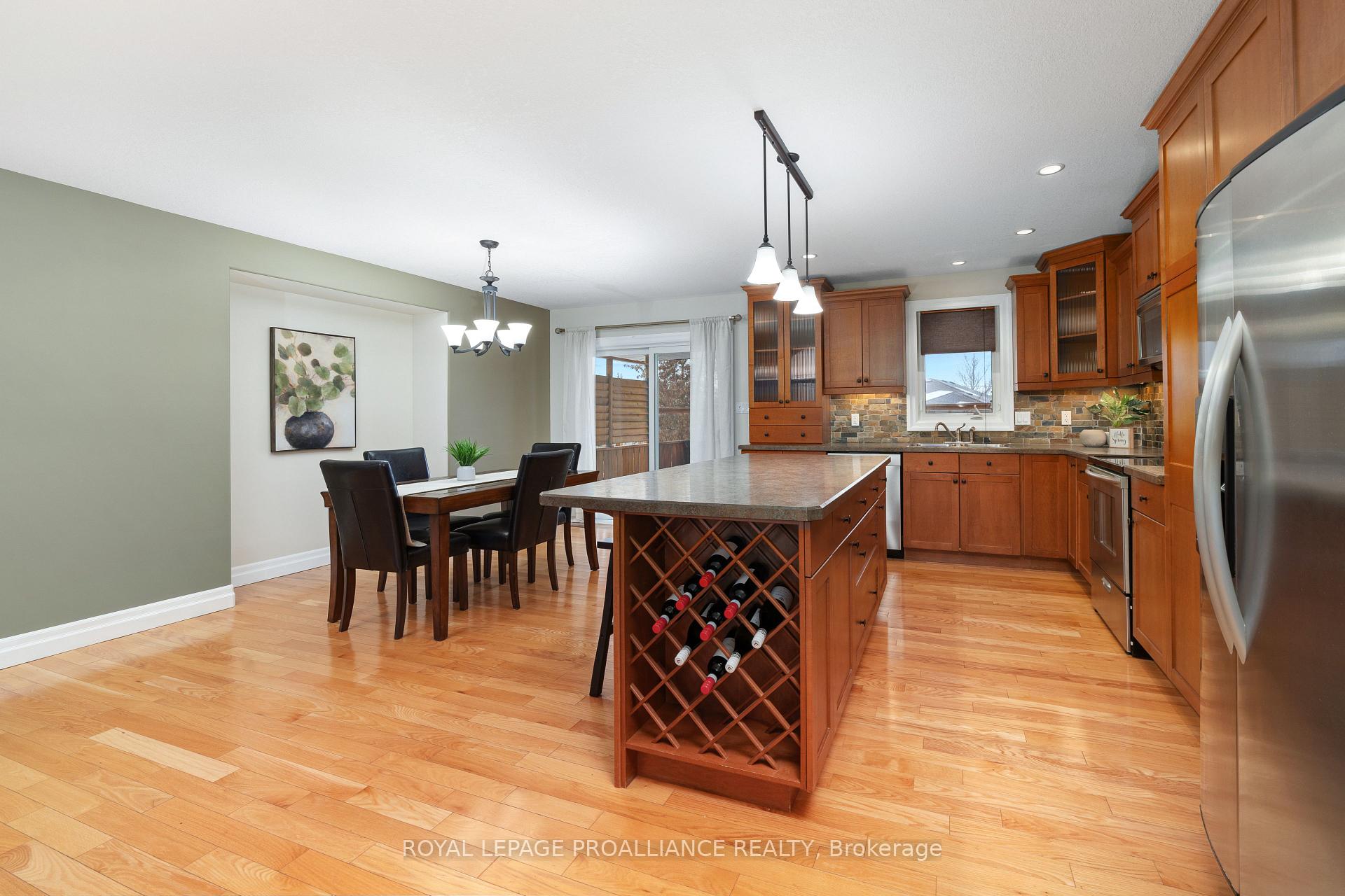 Photo 6 of 27 Boyce Court, Belleville, Belleville Ward — HOMEH