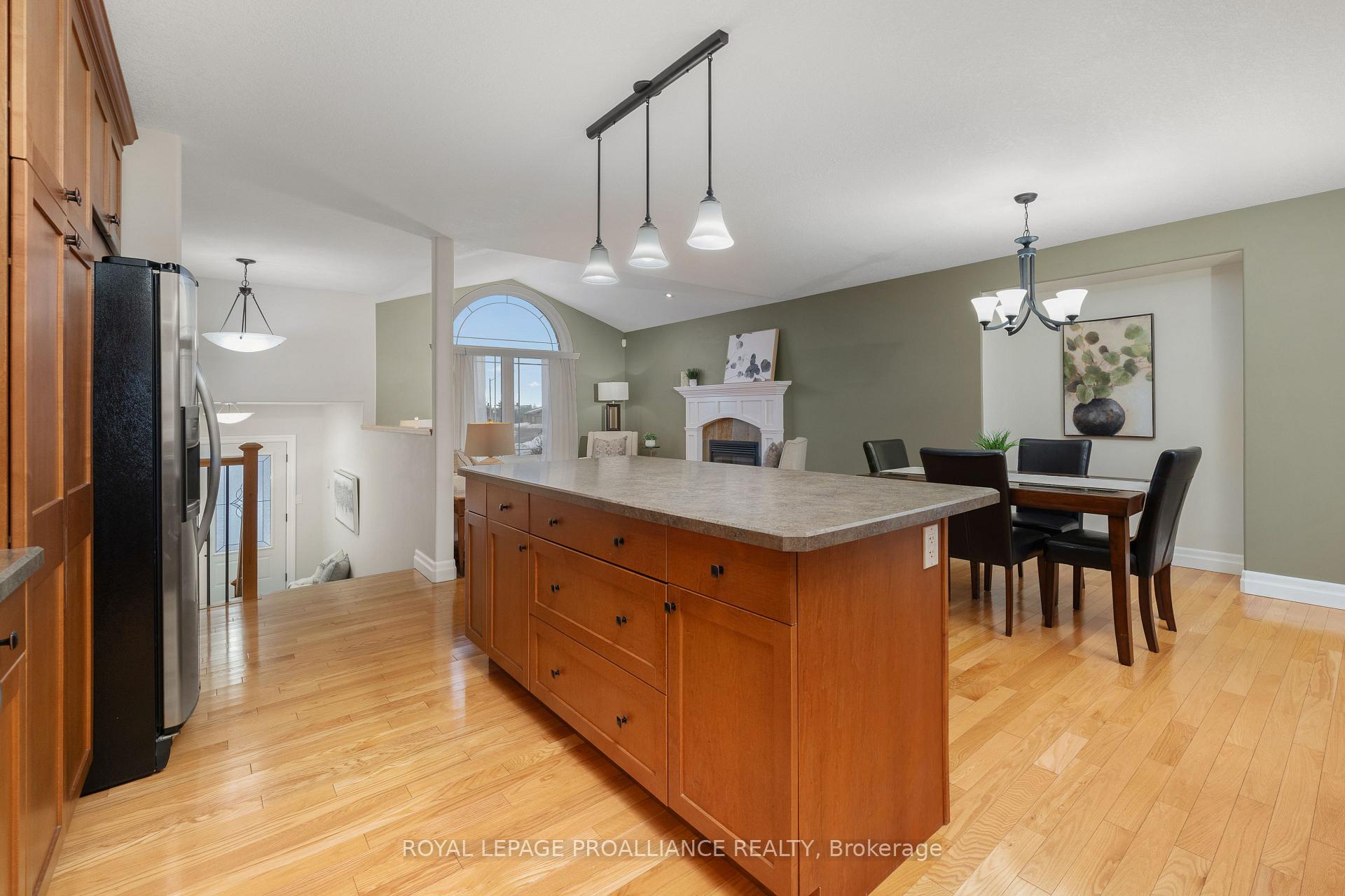 Photo 9 of 27 Boyce Court, Belleville, Belleville Ward — HOMEH