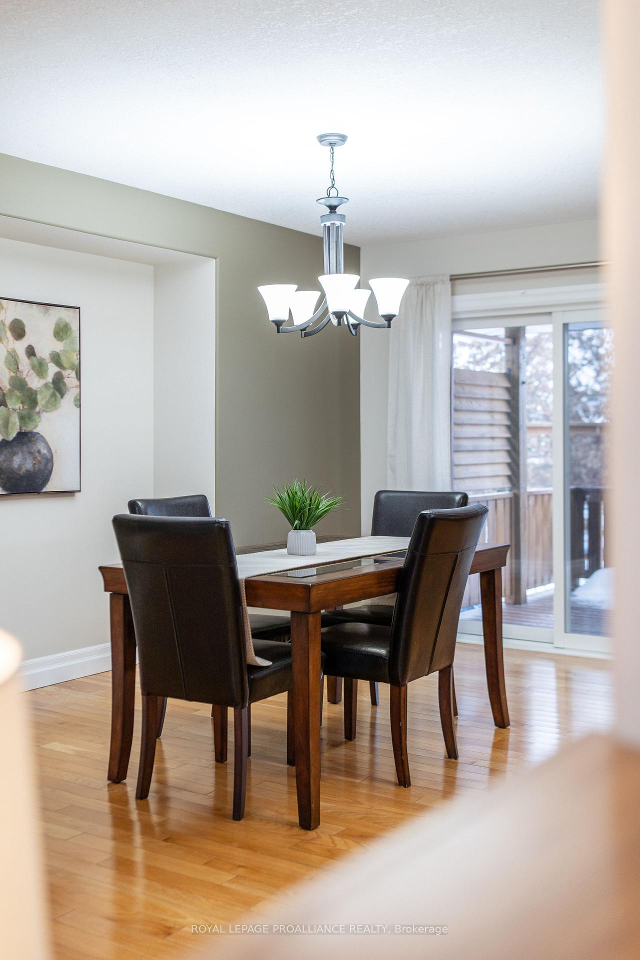 Photo 10 of 27 Boyce Court, Belleville, Belleville Ward — HOMEH