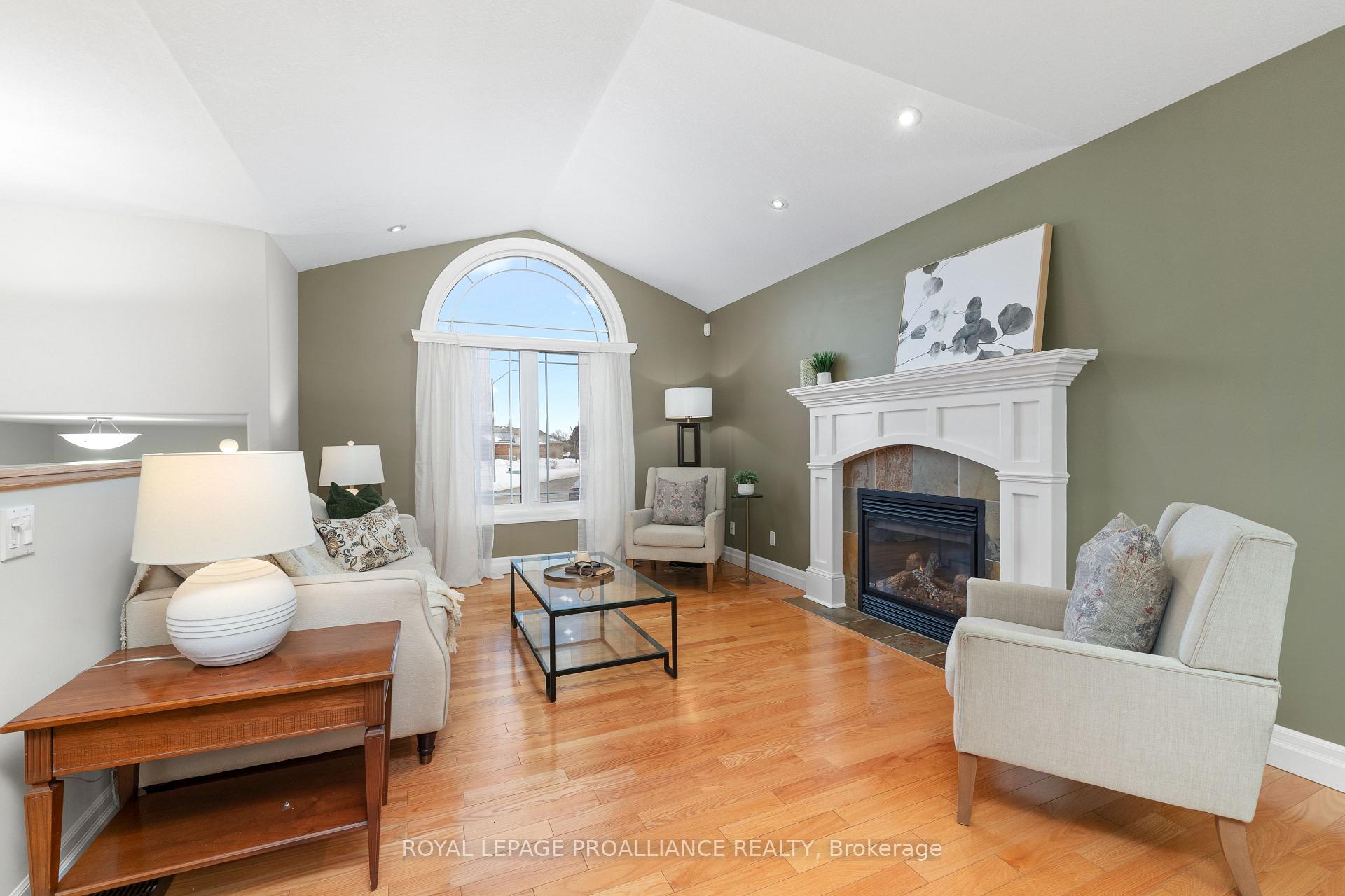 Photo 12 of 27 Boyce Court, Belleville, Belleville Ward — HOMEH