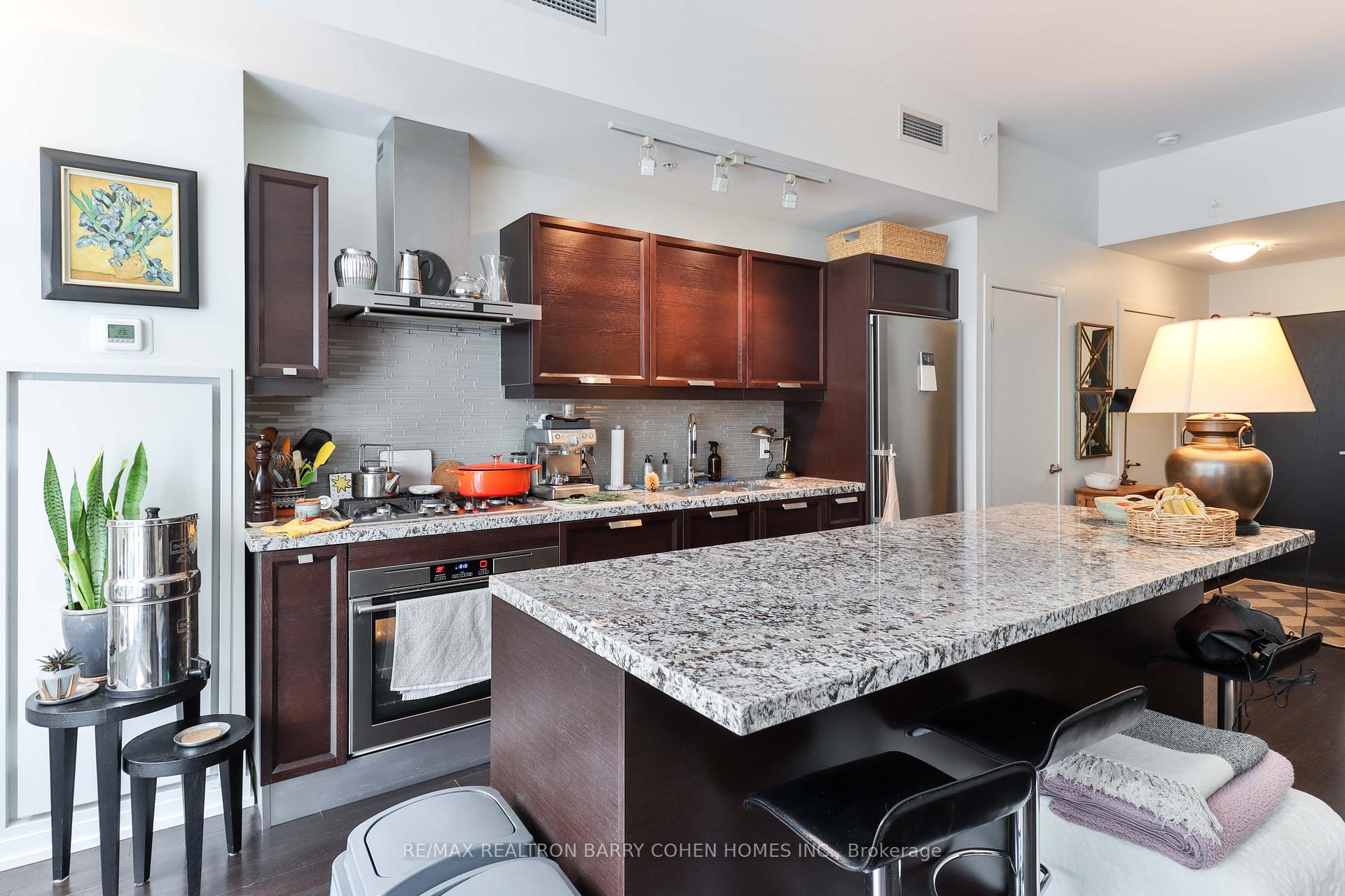 Photo 8 of Unit PH3, 2 Bellefair Avenue, Toronto, The Beaches — HOMEH