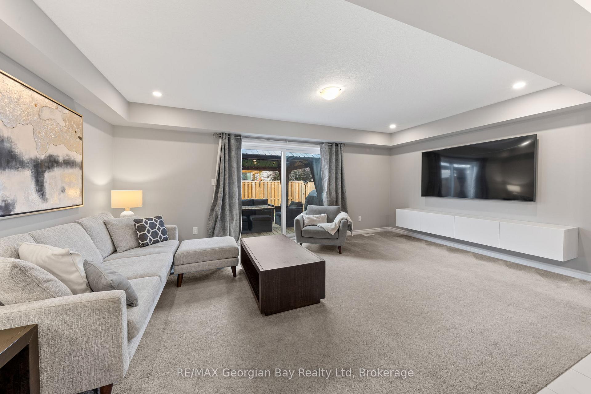 Photo 10 of 964 Wright Drive, Midland — HOMEH