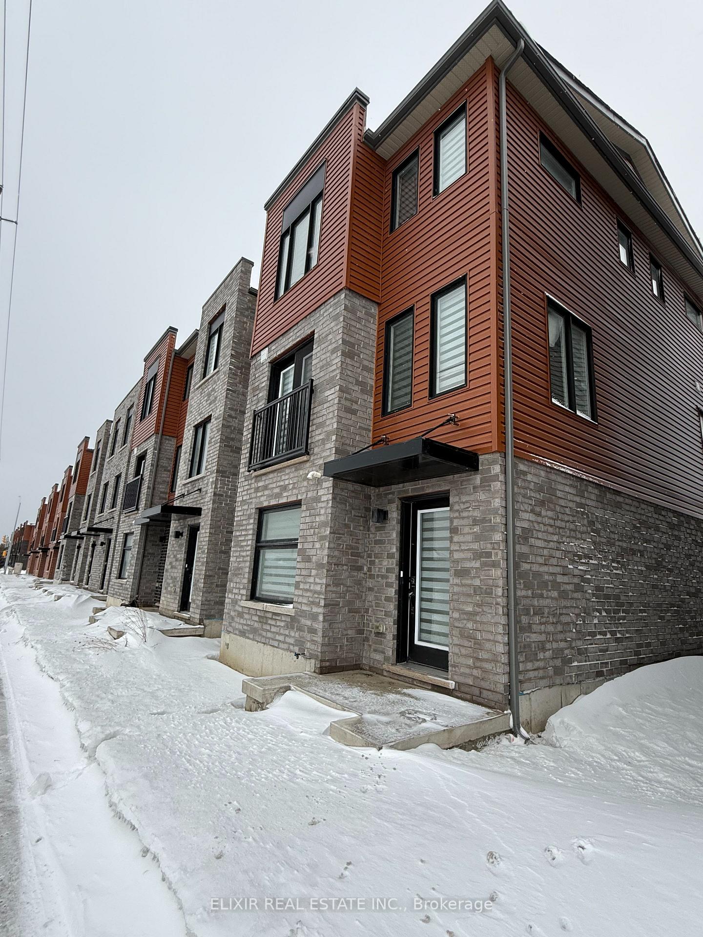 Photo 2 of 65 Fairlane Avenue, Barrie, Painswick South — HOMEH