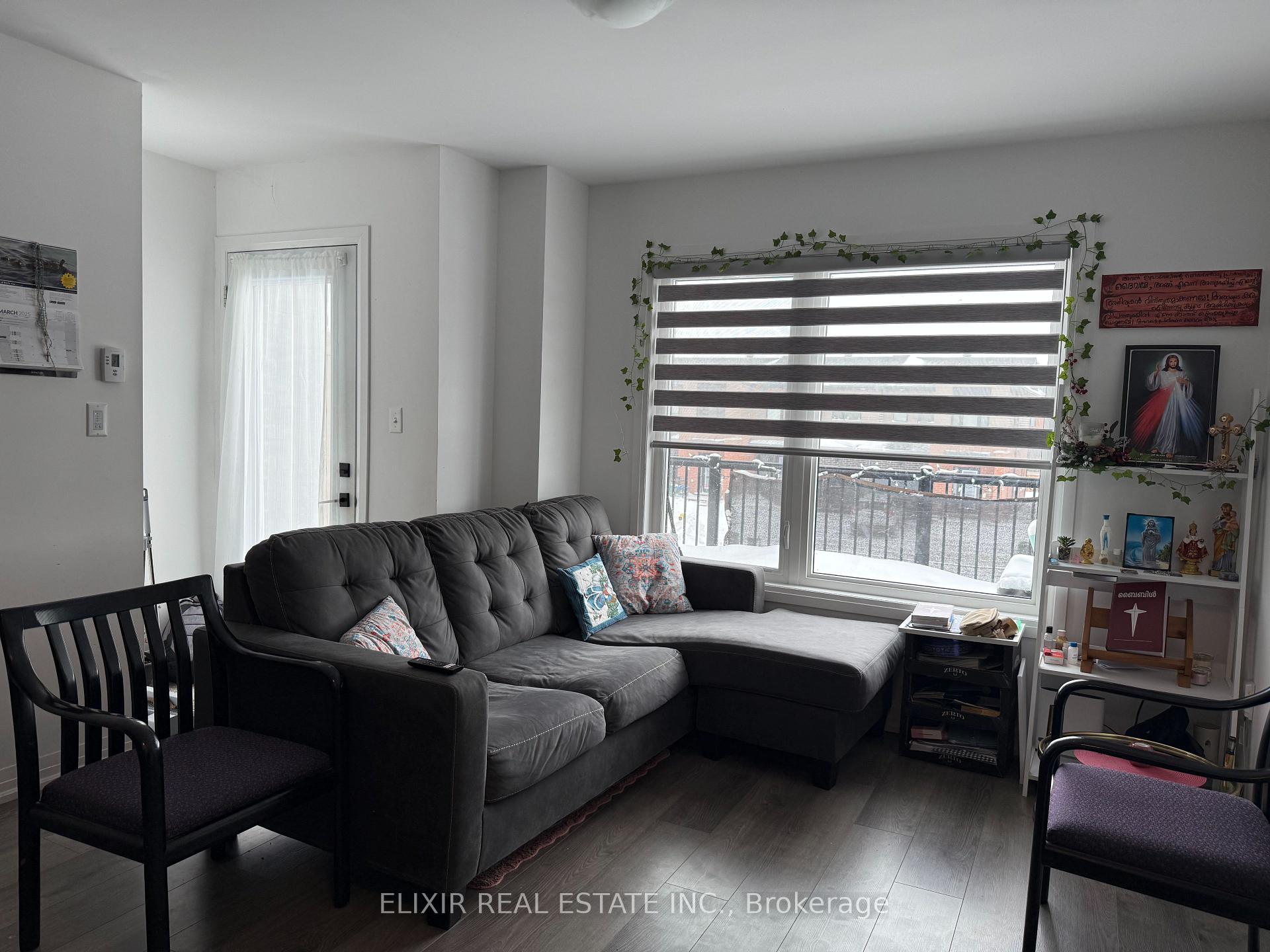 Photo 4 of 65 Fairlane Avenue, Barrie, Painswick South — HOMEH