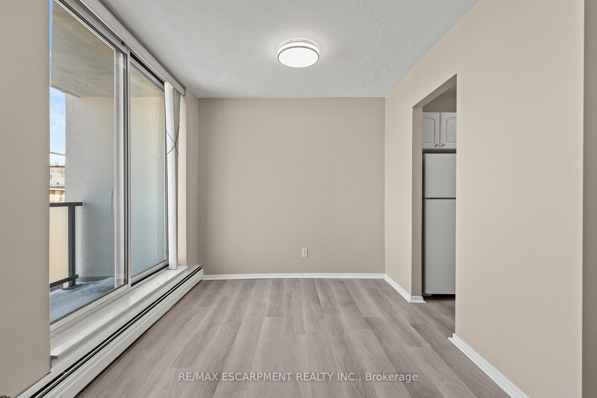 Photo 7 of Unit 1004, 359 Geneva Street, St. Catharines, Fairview — HOMEH