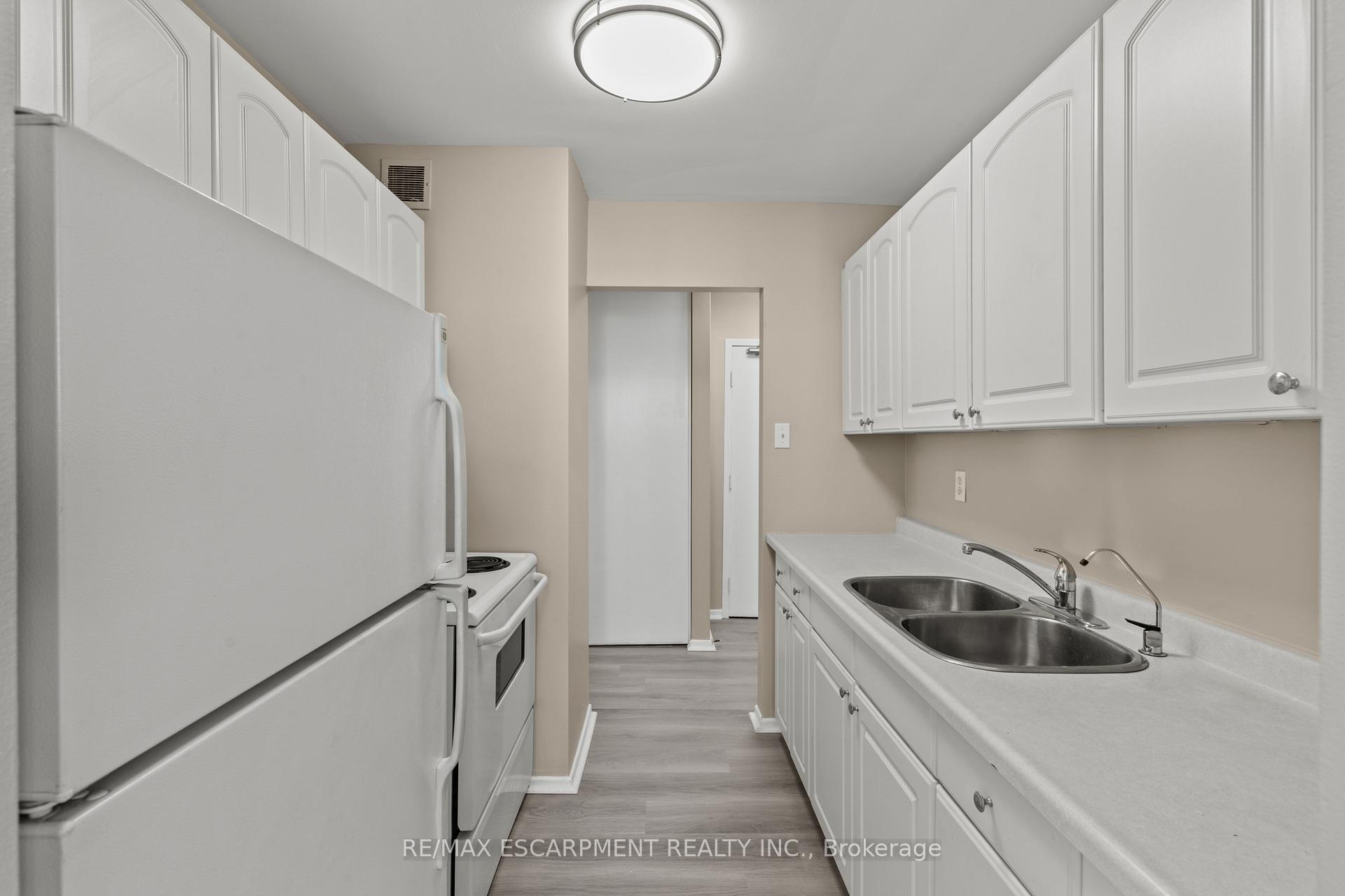Photo 8 of Unit 1004, 359 Geneva Street, St. Catharines, Fairview — HOMEH