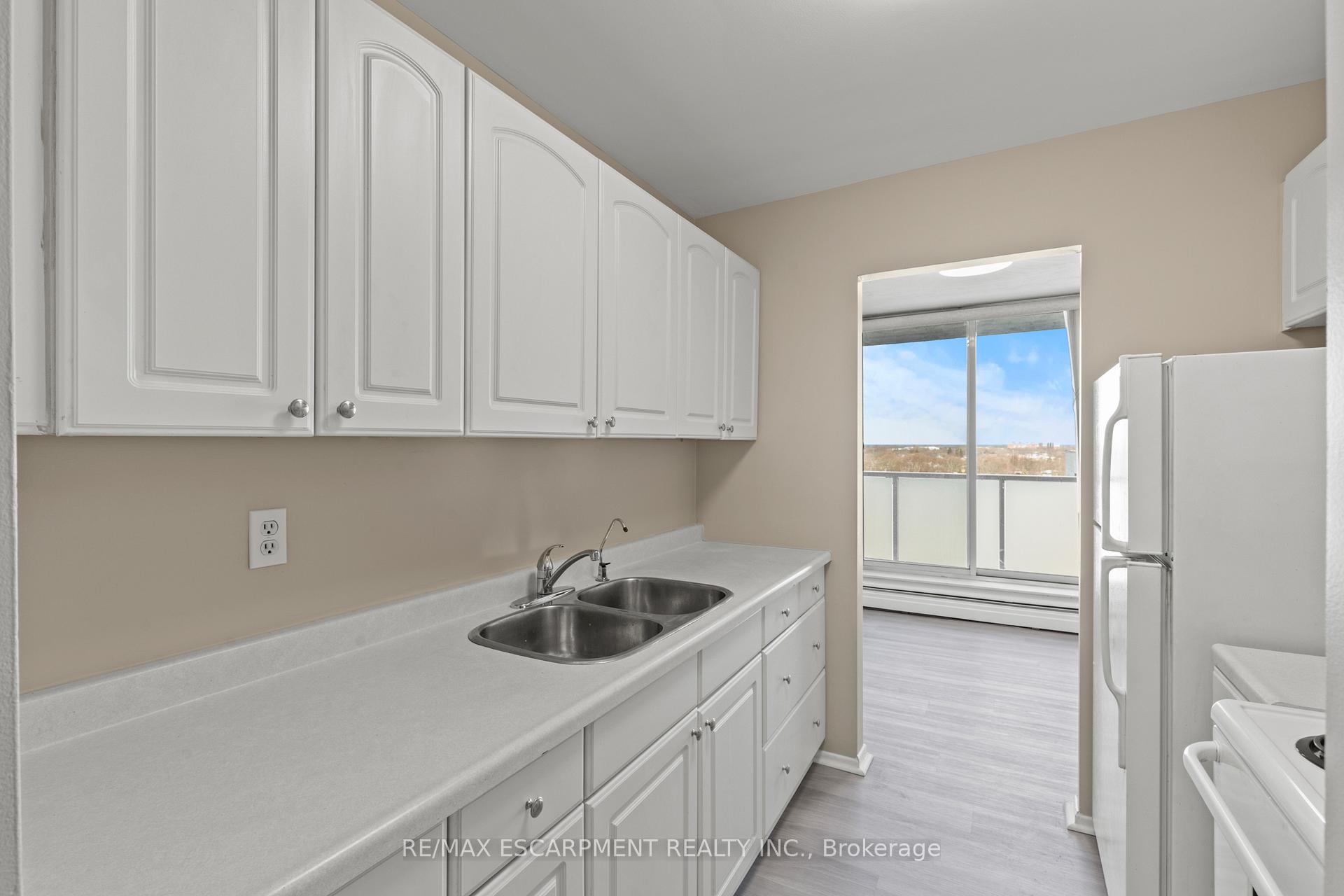 Photo 11 of Unit 1004, 359 Geneva Street, St. Catharines, Fairview — HOMEH