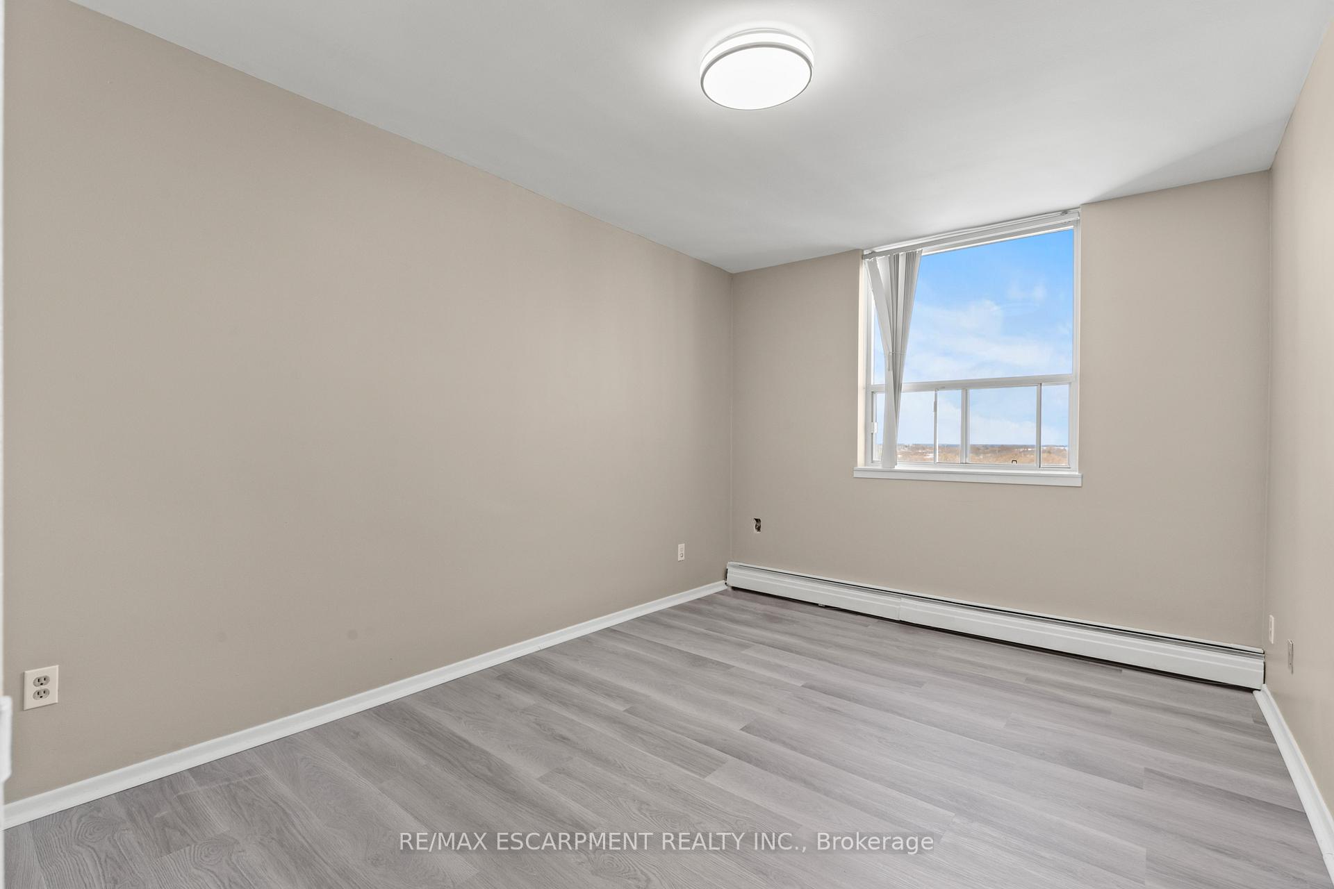 Photo 15 of Unit 1004, 359 Geneva Street, St. Catharines, Fairview — HOMEH