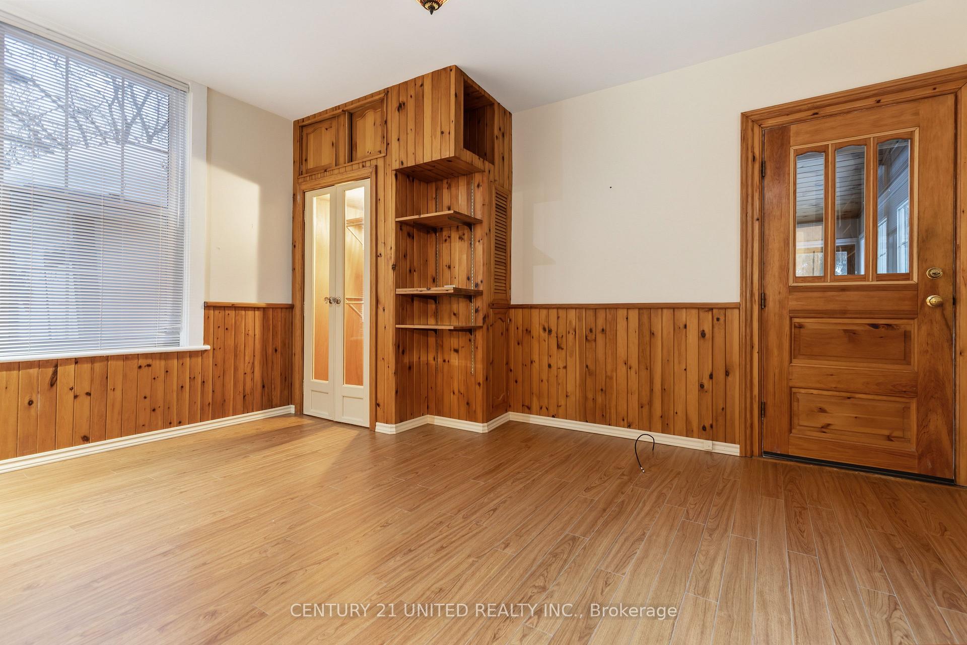 Photo 23 of 370 Hunter Street W, Peterborough, Town Ward 3 — HOMEH