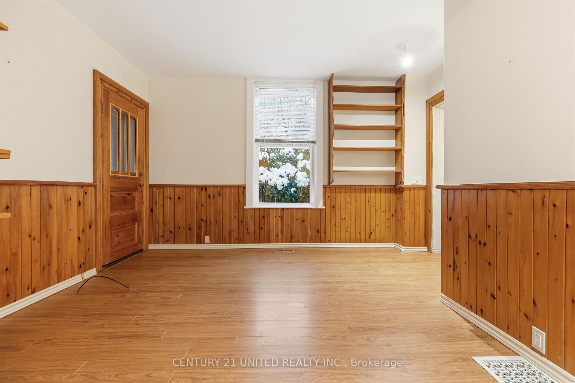 Photo 29 of 370 Hunter Street W, Peterborough, Town Ward 3 — HOMEH