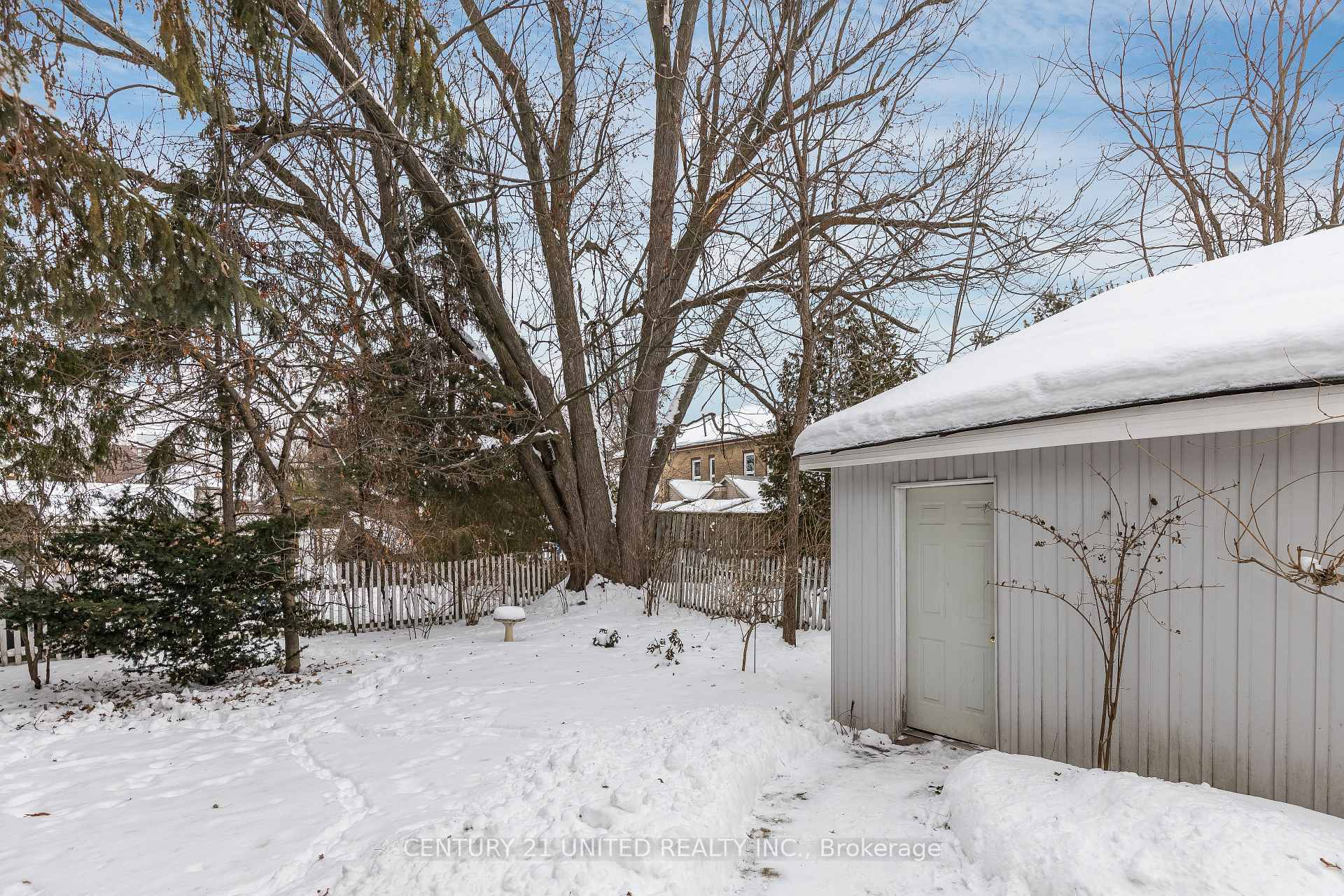 Photo 39 of 370 Hunter Street W, Peterborough, Town Ward 3 — HOMEH