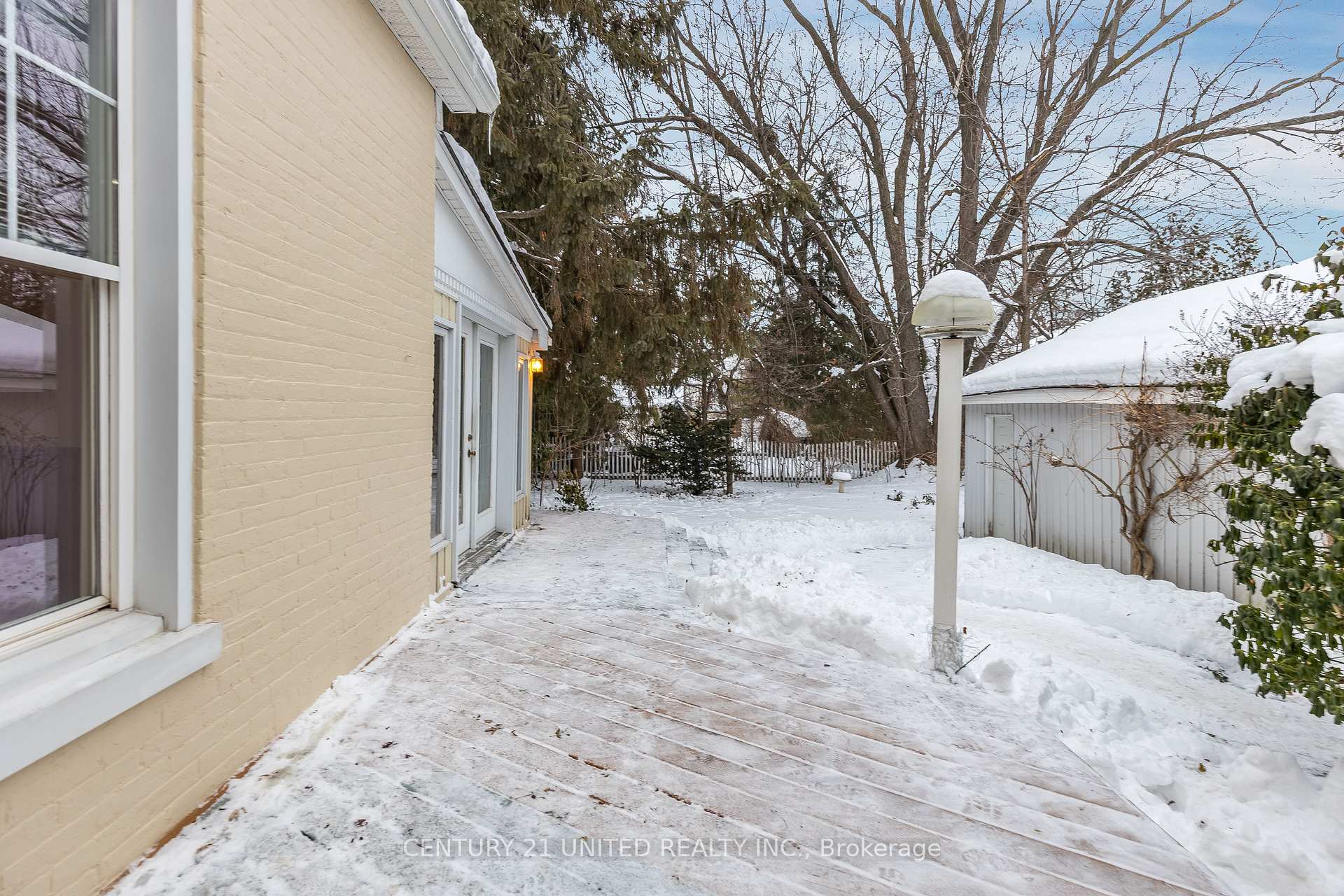 Photo 42 of 370 Hunter Street W, Peterborough, Town Ward 3 — HOMEH