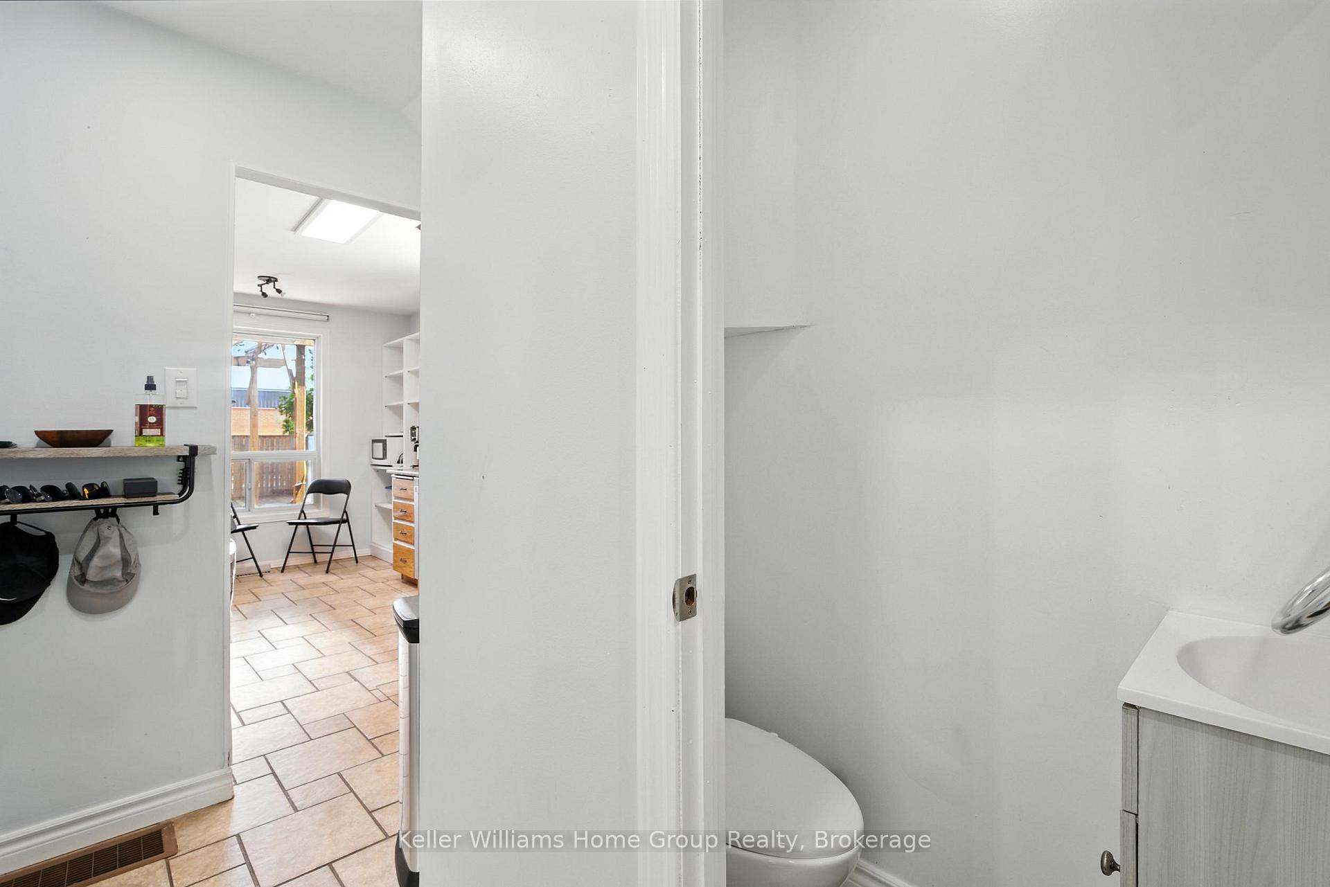 Photo 6 of Unit Main, 59 Chartwell Crescent, Guelph, Dovercliffe Park/Old University — HOMEH