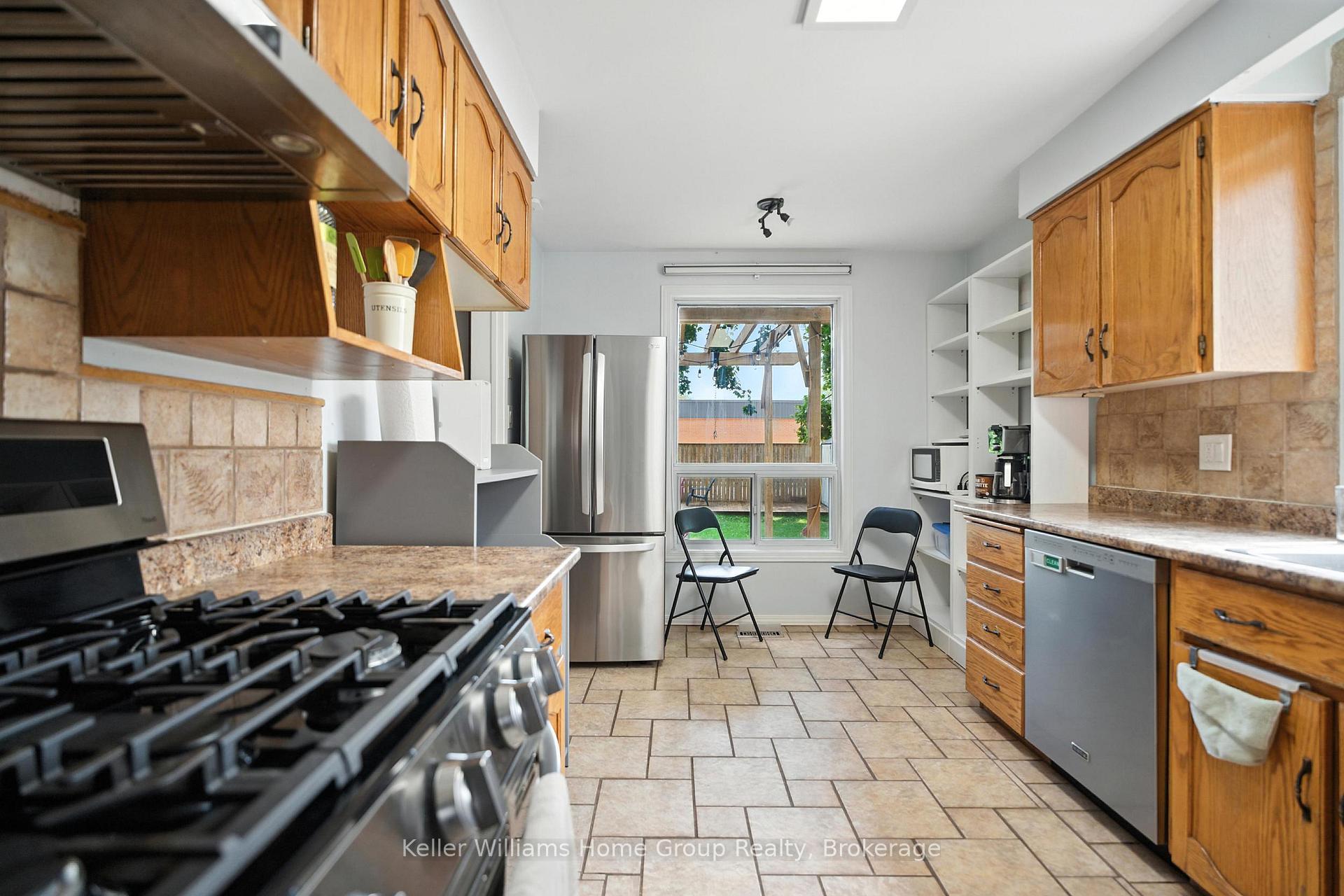Photo 7 of Unit Main, 59 Chartwell Crescent, Guelph, Dovercliffe Park/Old University — HOMEH