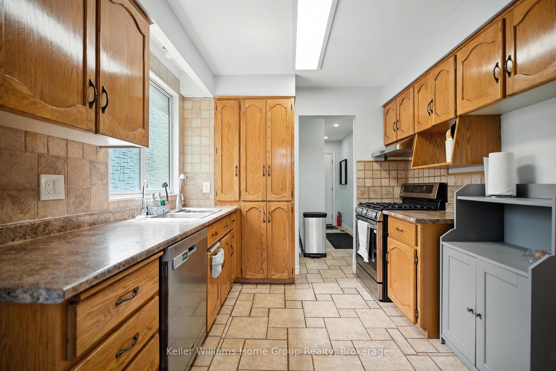 Photo 8 of Unit Main, 59 Chartwell Crescent, Guelph, Dovercliffe Park/Old University — HOMEH