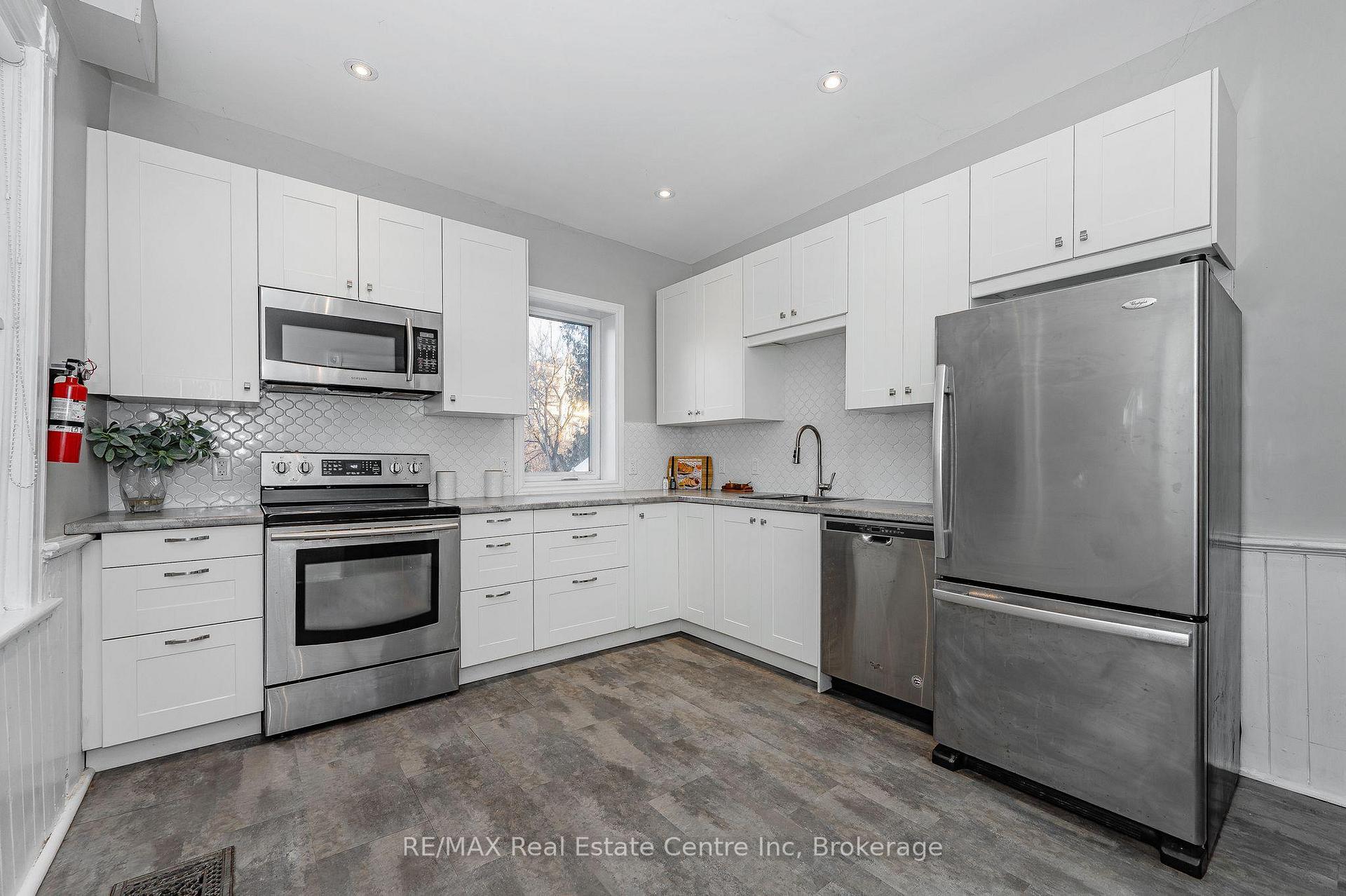 Photo 7 of 103 Surrey Street E, Guelph, Downtown — HOMEH