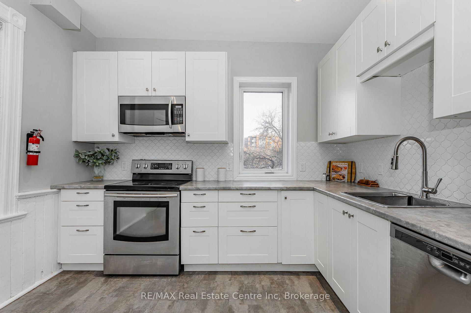 Photo 20 of 103 Surrey Street E, Guelph, Downtown — HOMEH