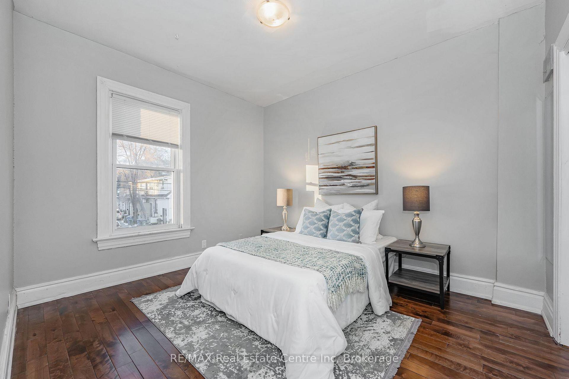 Photo 11 of 103 Surrey Street E, Guelph, Downtown — HOMEH