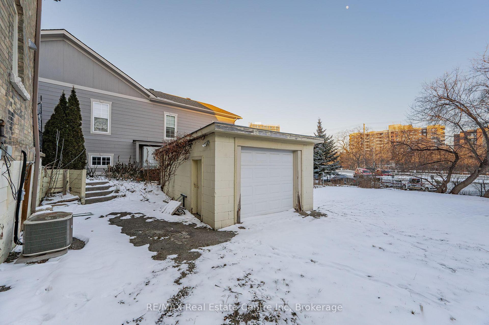 Photo 16 of 103 Surrey Street E, Guelph, Downtown — HOMEH