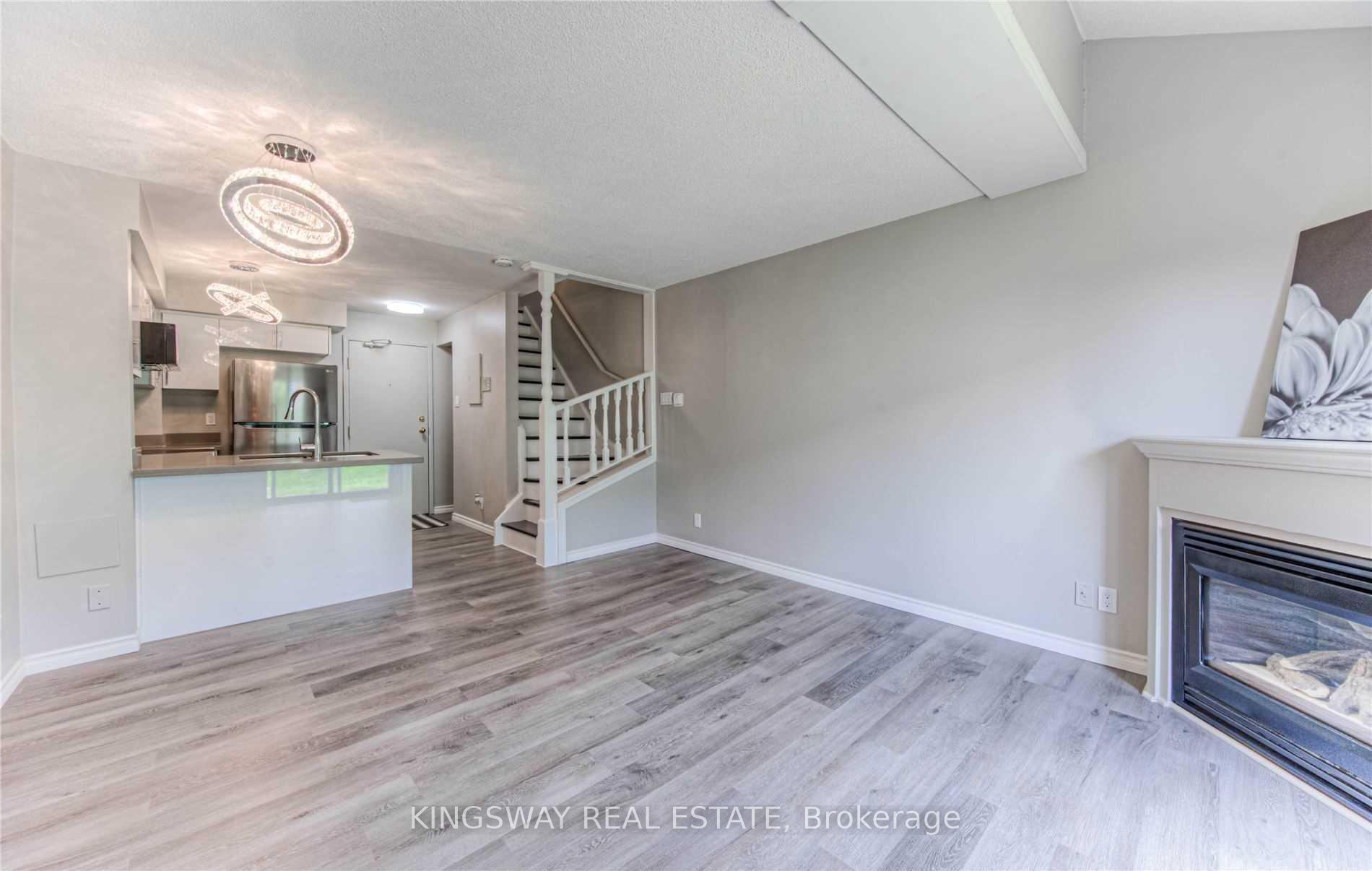 Photo 4 of Unit 55, 67 Valleyview Road, Kitchener, Laurentian Hills — HOMEH