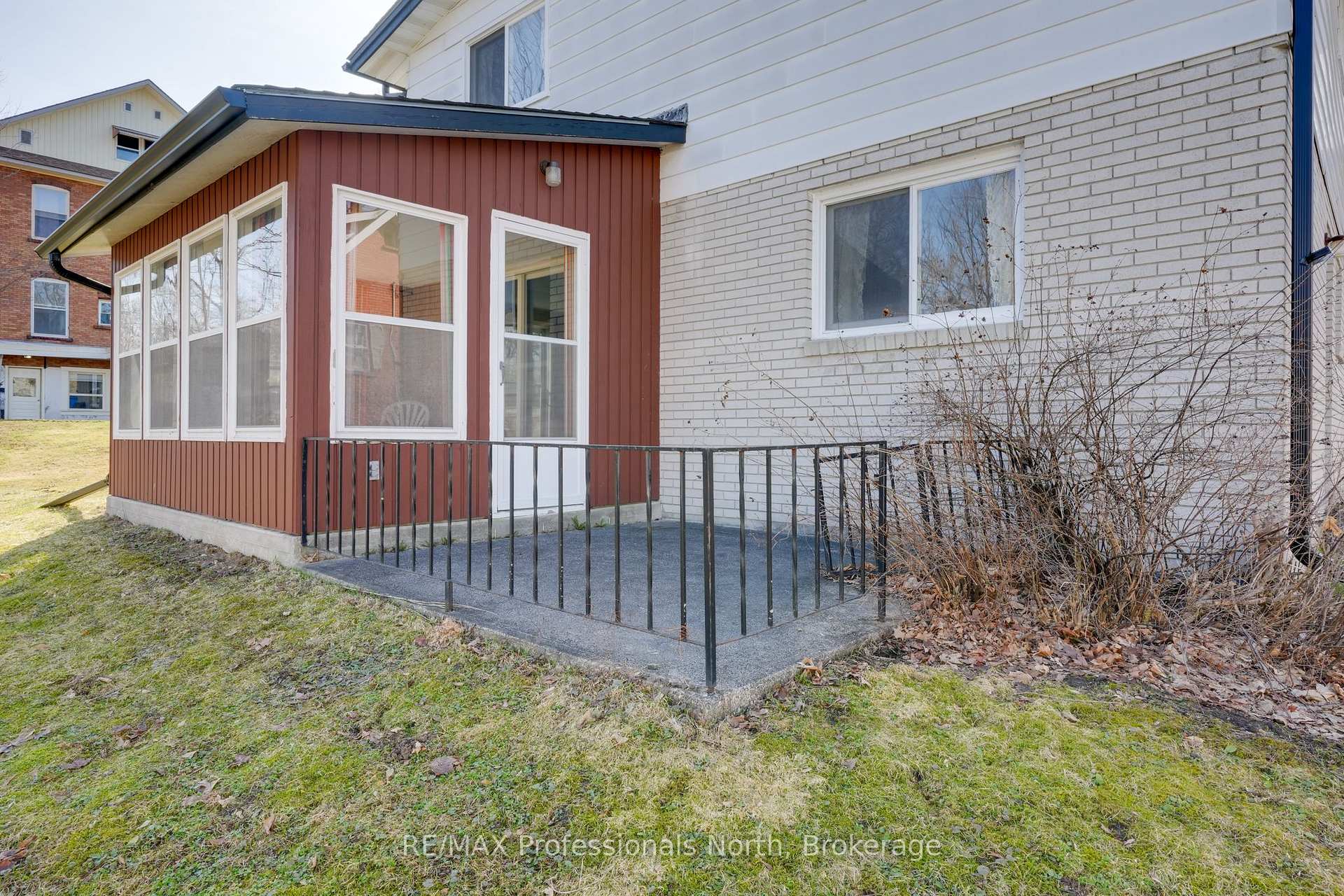 Photo 7 of 350 Hughson Street, Gravenhurst, Muskoka (S) — HOMEH