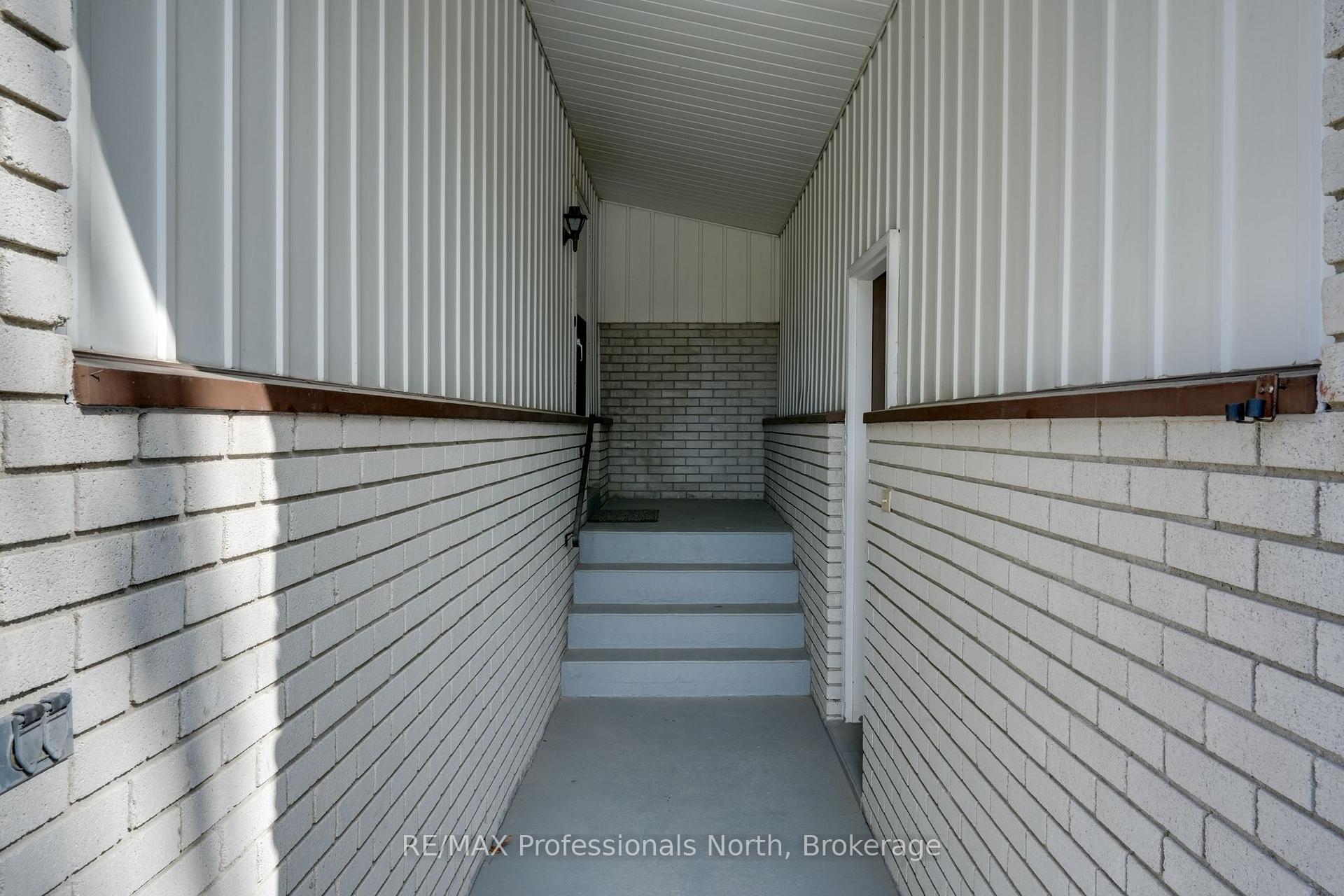 Photo 9 of 350 Hughson Street, Gravenhurst, Muskoka (S) — HOMEH