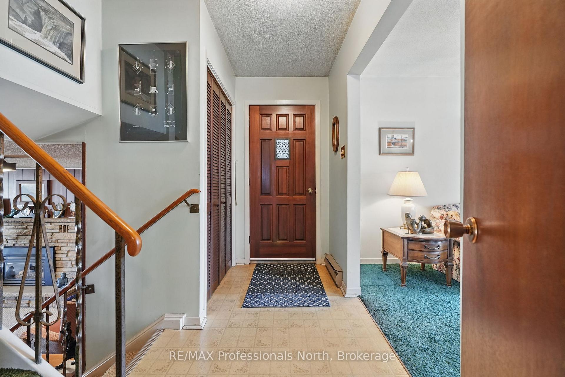 Photo 10 of 350 Hughson Street, Gravenhurst, Muskoka (S) — HOMEH