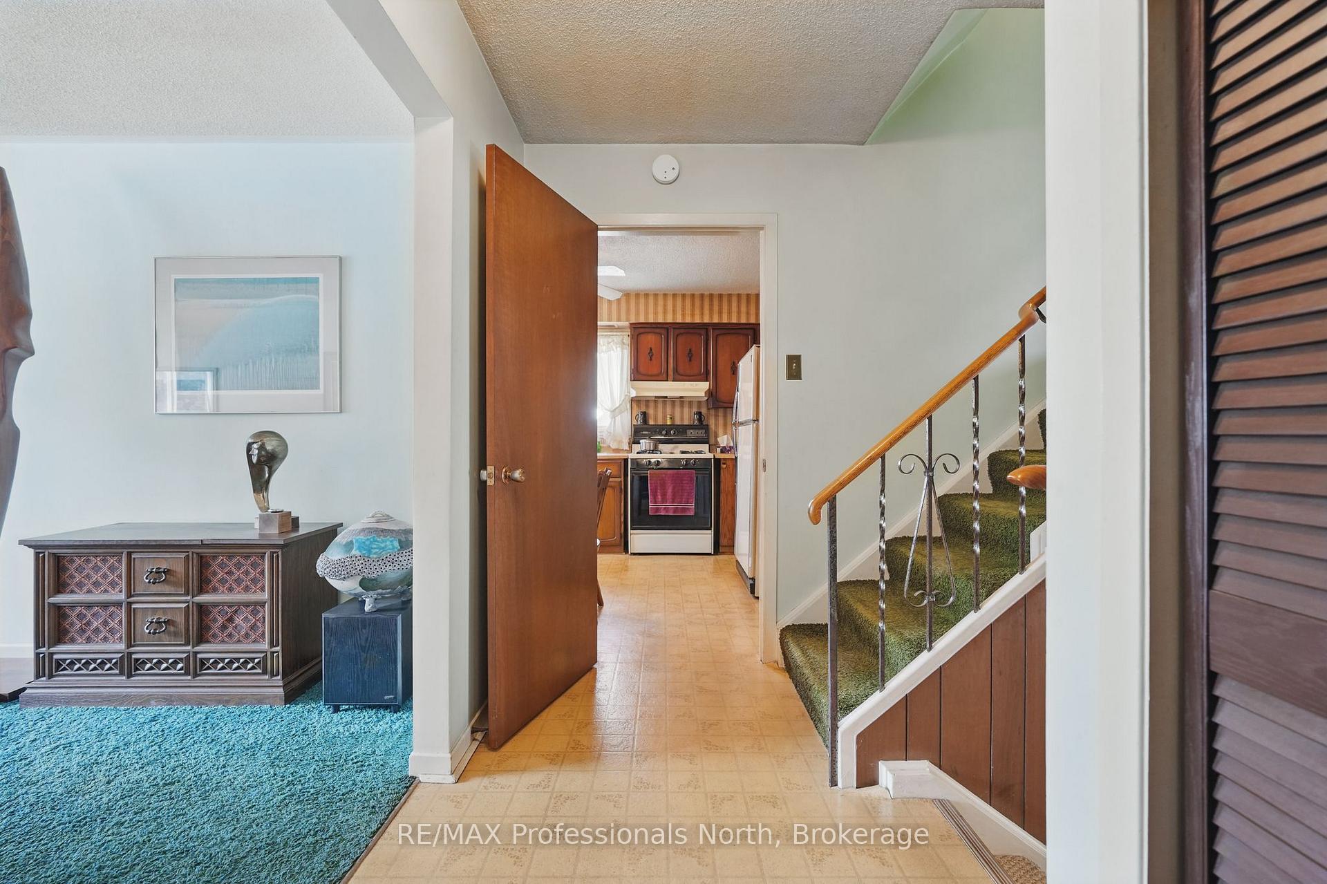 Photo 11 of 350 Hughson Street, Gravenhurst, Muskoka (S) — HOMEH
