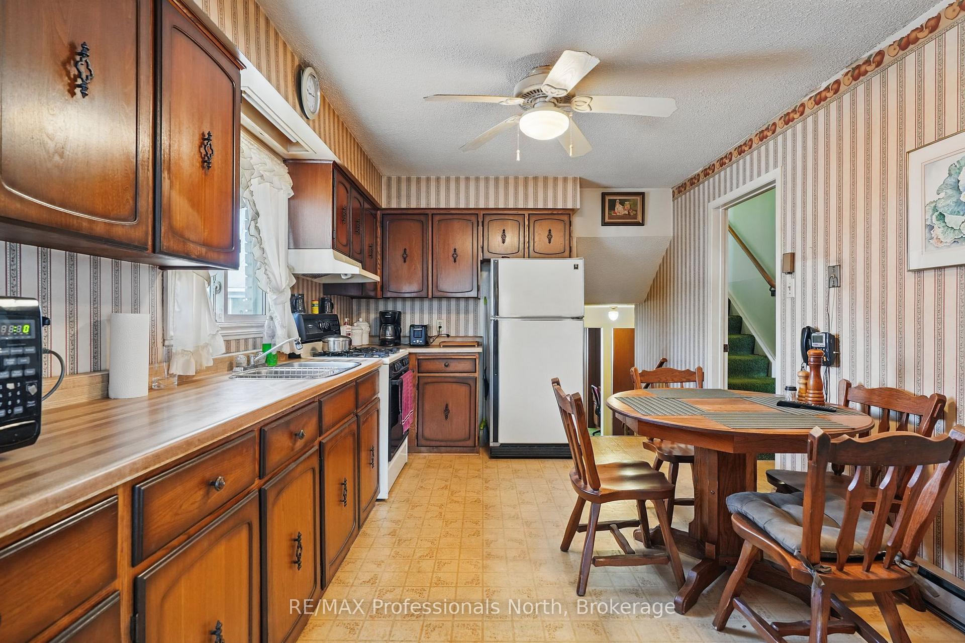 Photo 15 of 350 Hughson Street, Gravenhurst, Muskoka (S) — HOMEH