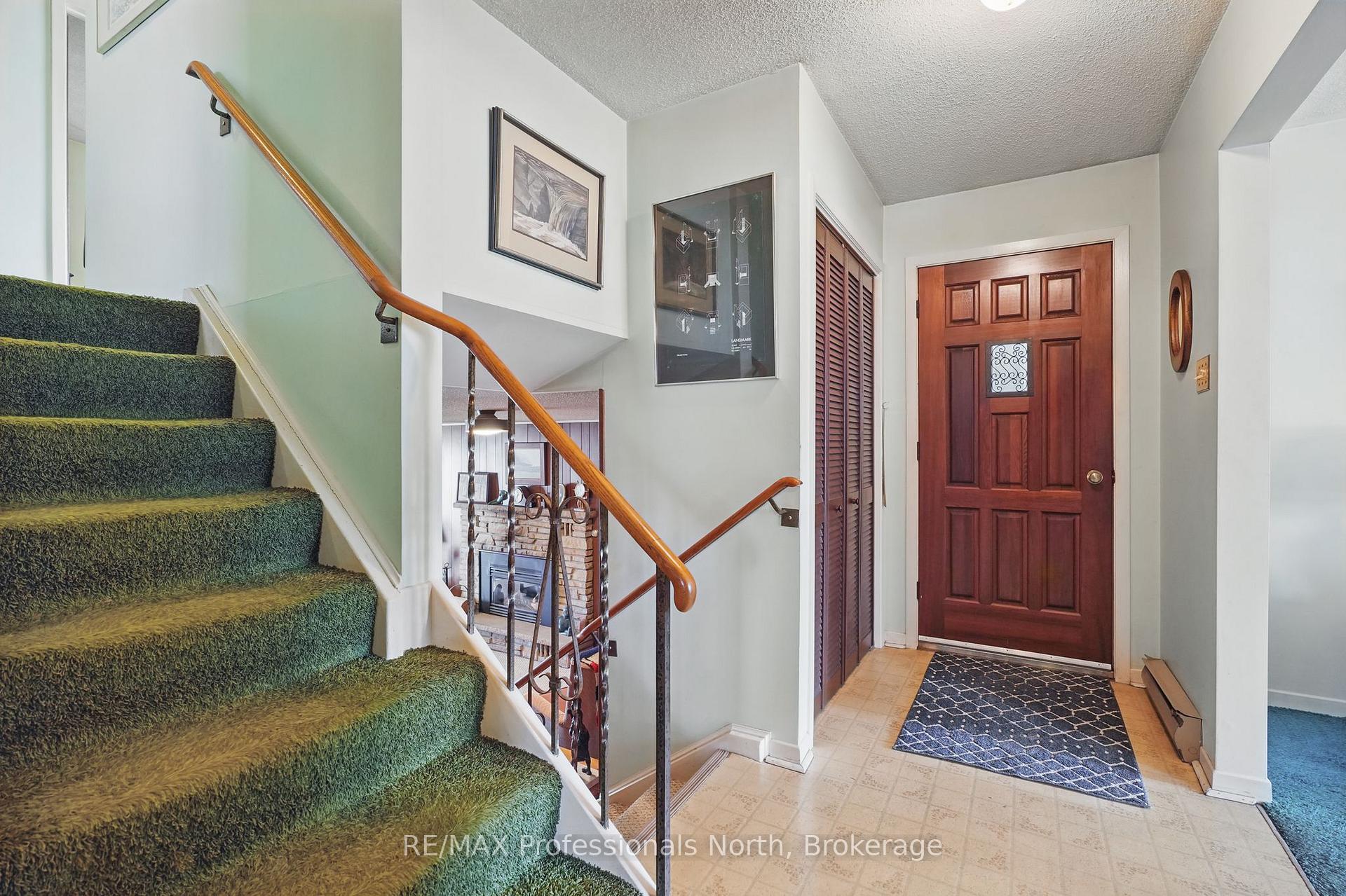 Photo 18 of 350 Hughson Street, Gravenhurst, Muskoka (S) — HOMEH