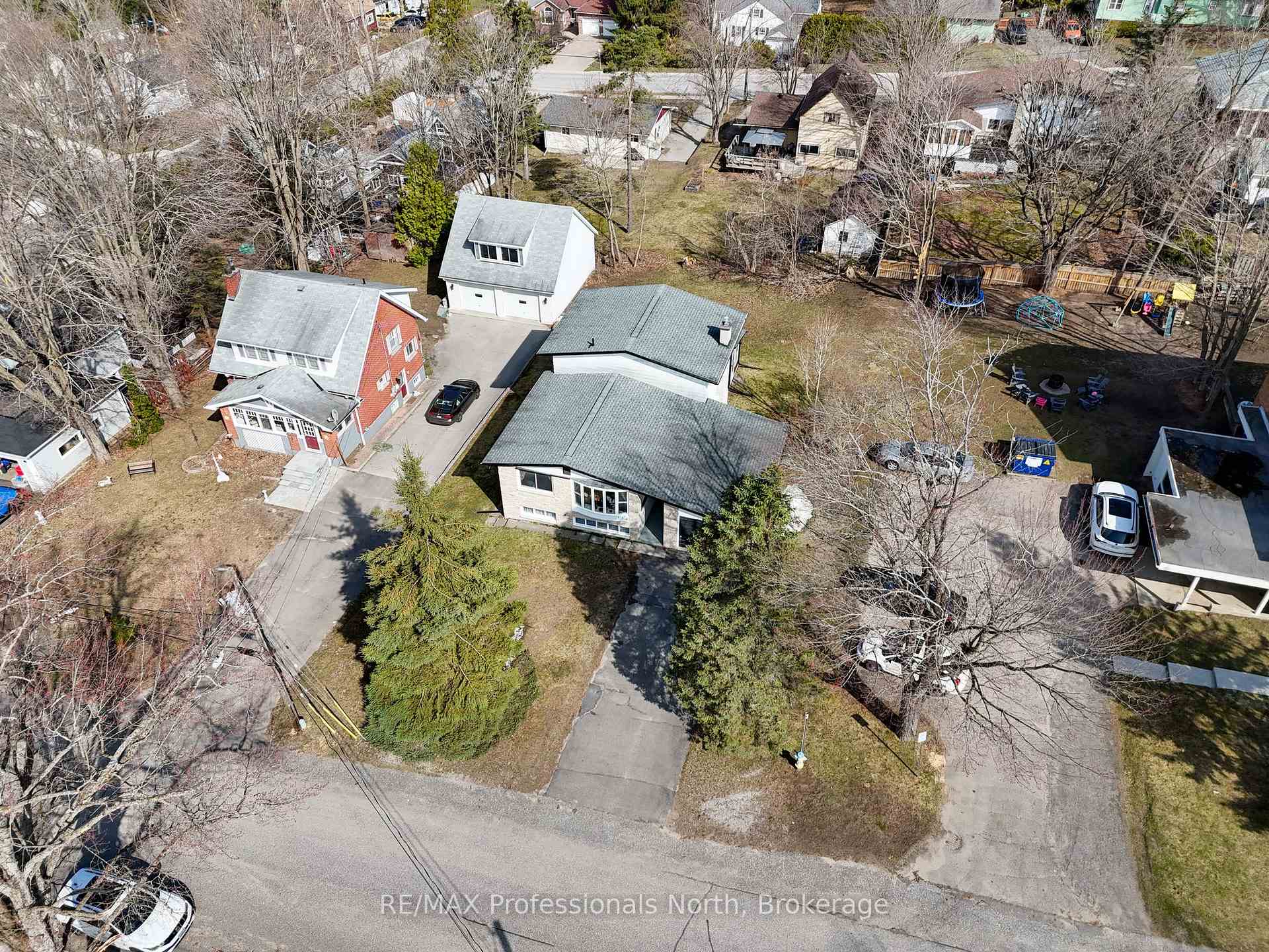 Photo 38 of 350 Hughson Street, Gravenhurst, Muskoka (S) — HOMEH