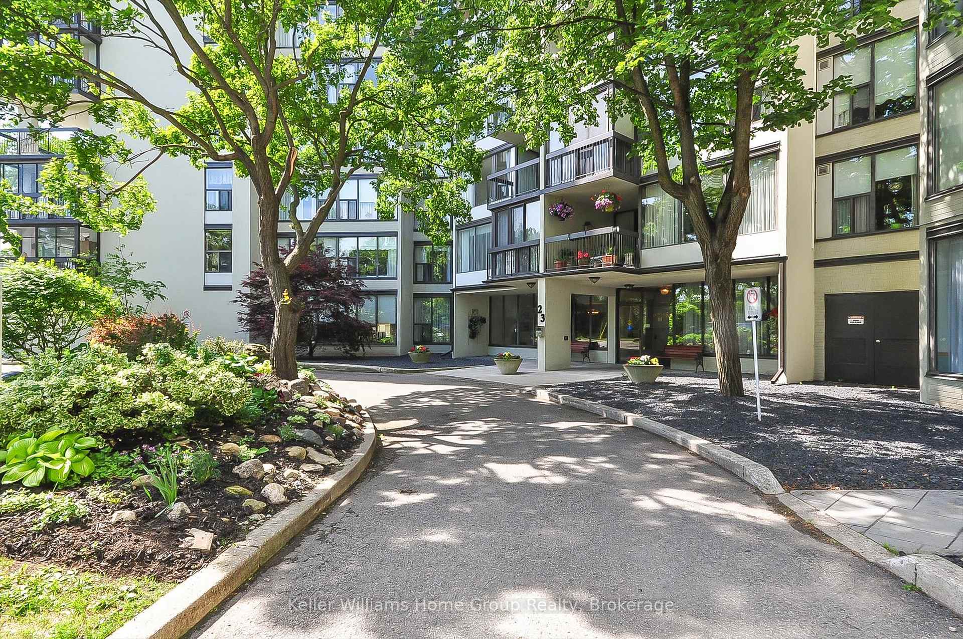 Photo 3 of Unit 702, 23 Woodlawn Road E, Guelph, Riverside Park — HOMEH