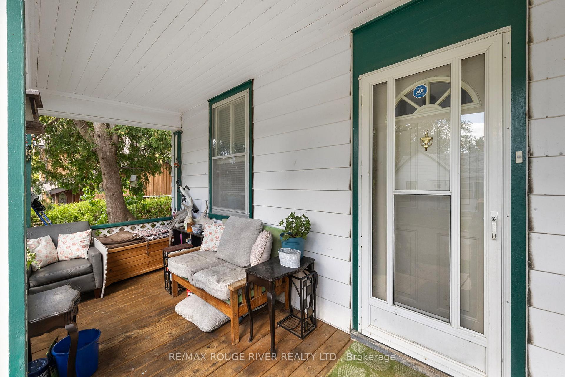 Photo 2 of 20 Odell Street, Clarington, Bowmanville — HOMEH