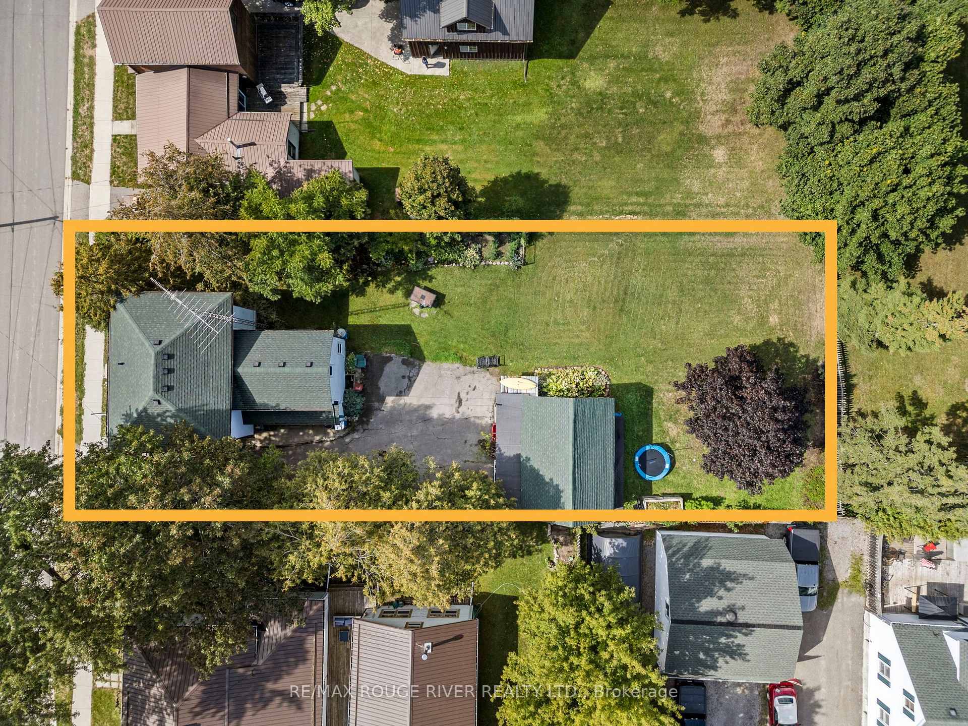 Photo 26 of 20 Odell Street, Clarington, Bowmanville — HOMEH