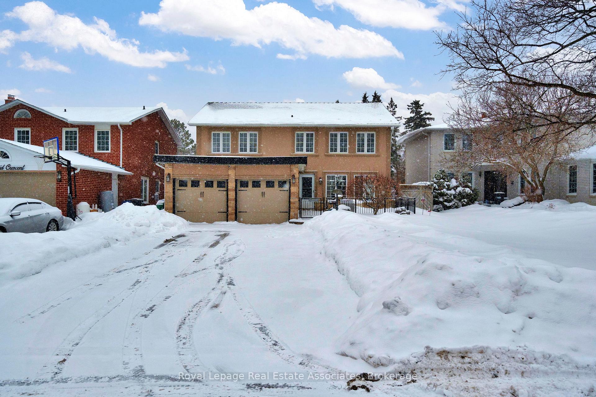 Photo 1 of 23 Madrid Crescent, Brampton, Central Park — HOMEH