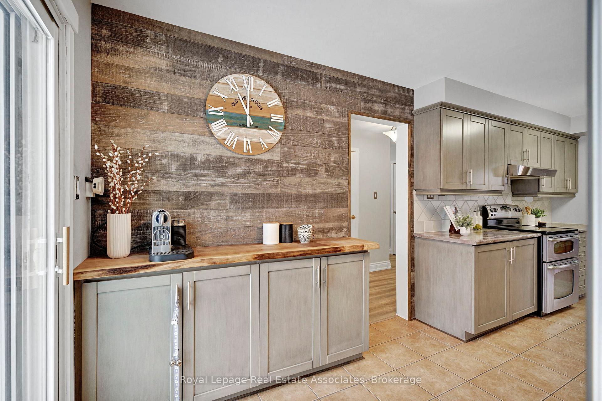 Photo 33 of 23 Madrid Crescent, Brampton, Central Park — HOMEH