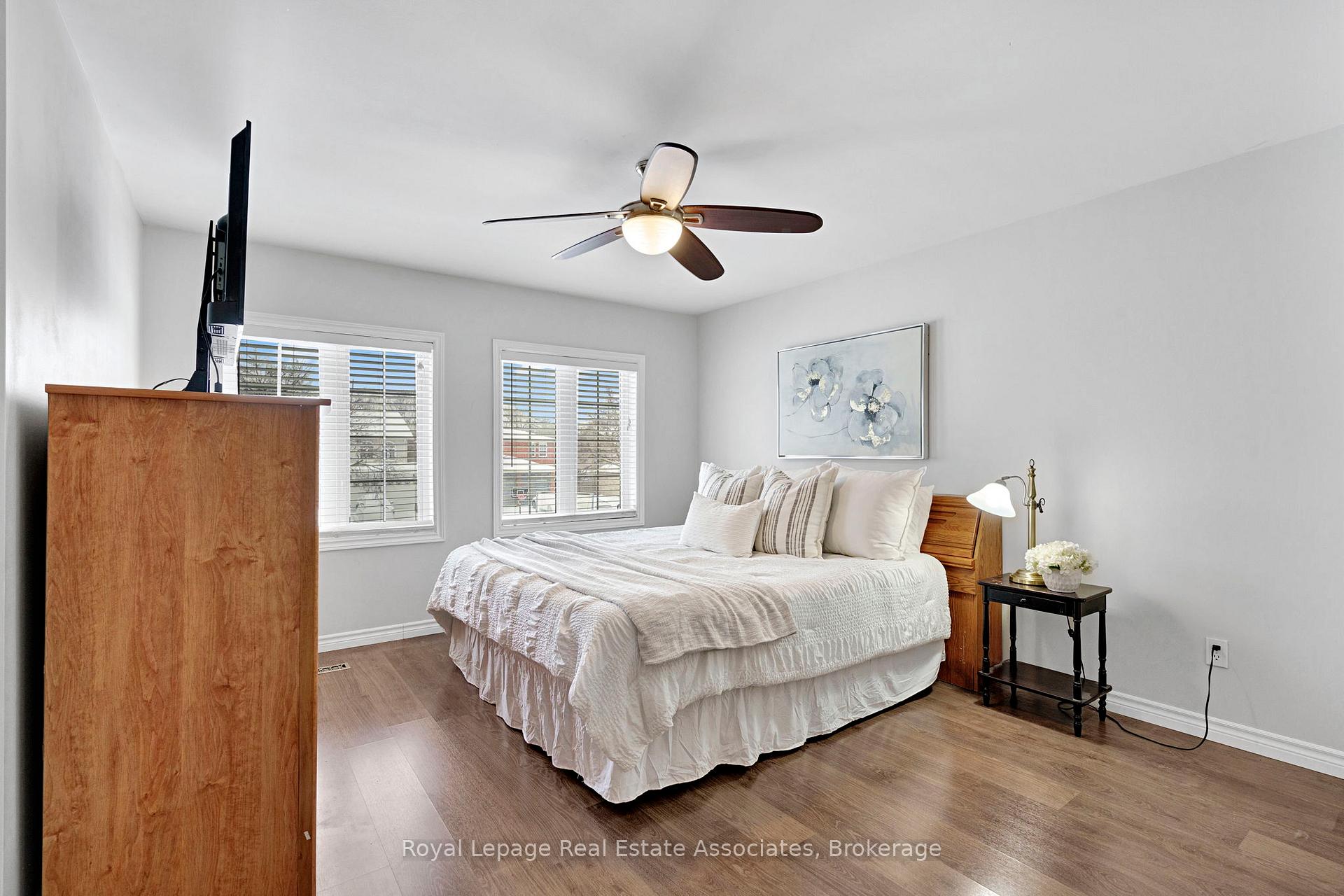 Photo 14 of 23 Madrid Crescent, Brampton, Central Park — HOMEH